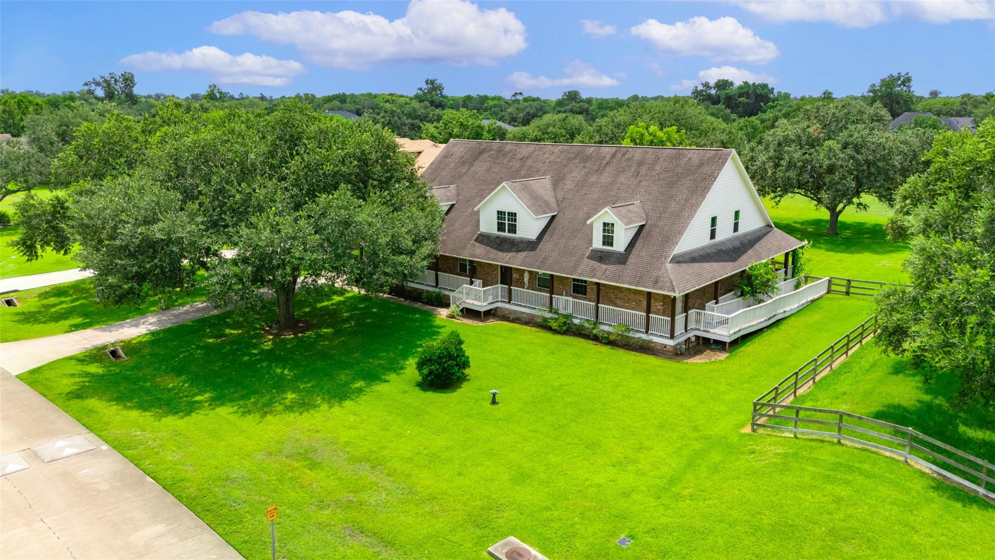3811 Westerdale Dr, Fulshear, TX 77441