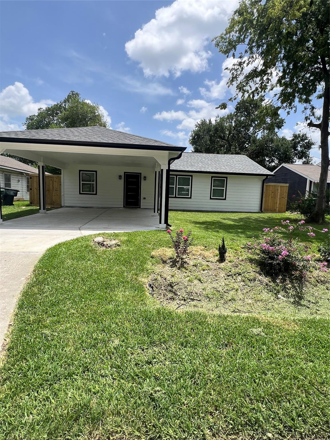 7613 Lady St, Houston, TX 77021