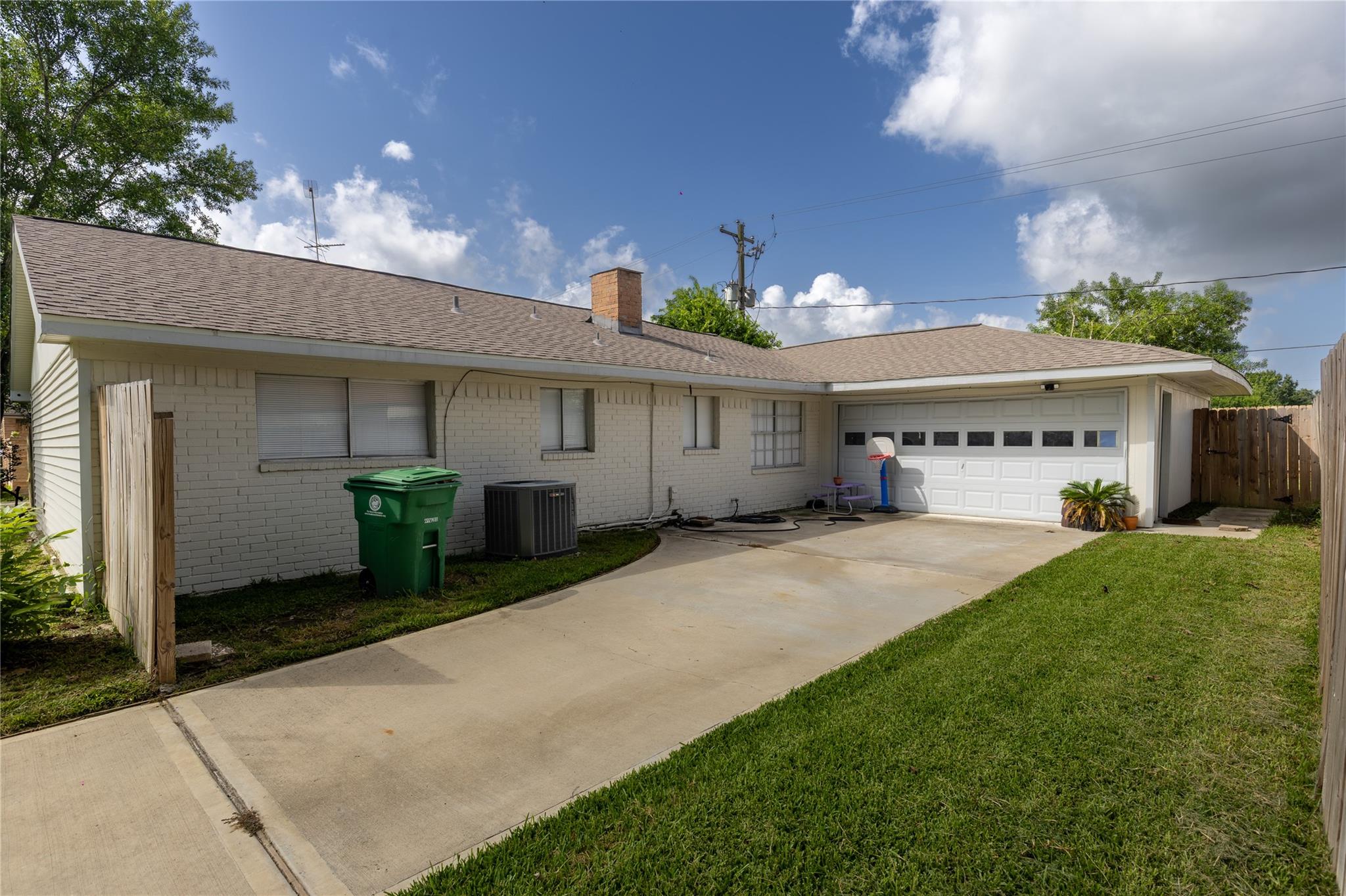 11106 Sagehill Dr, Houston, TX 77089 photo