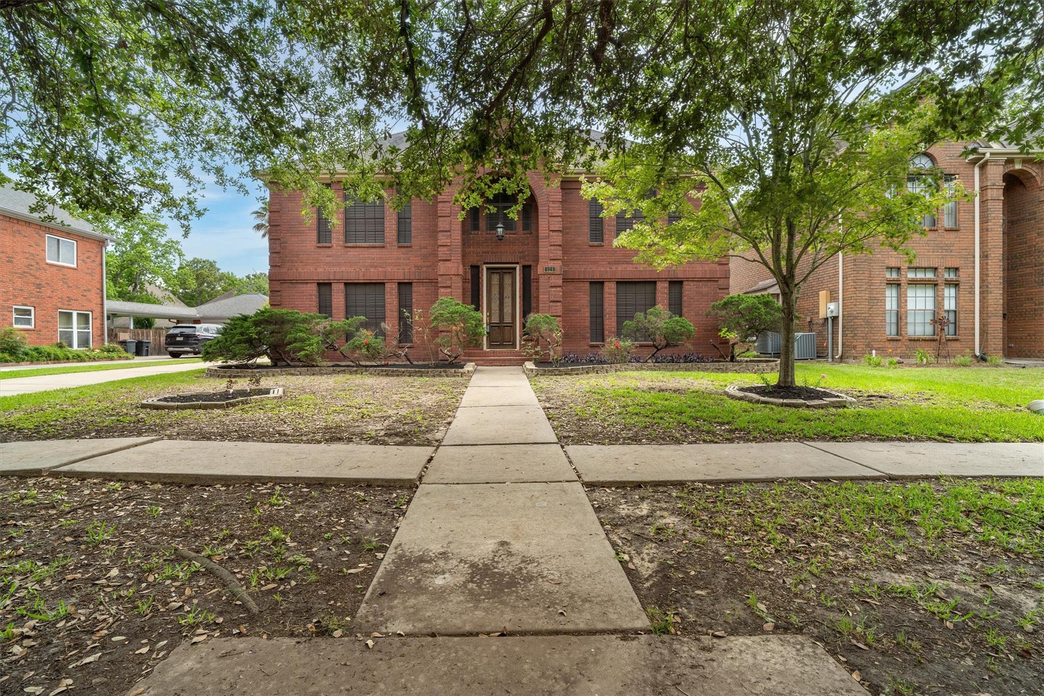 124 Lake Point Dr, League City, TX 77573