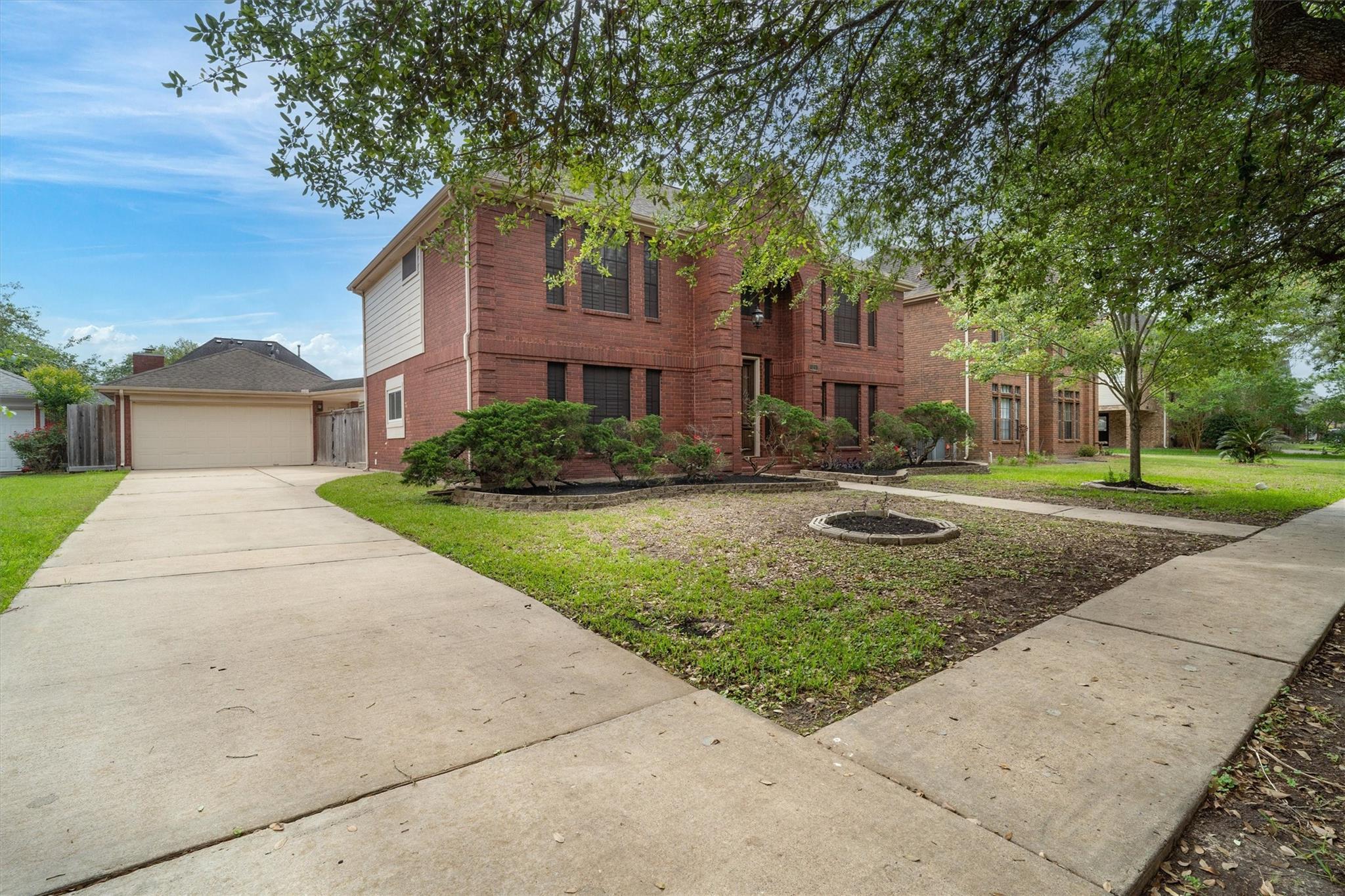 124 Lake Point Dr, League City, TX 77573 photo