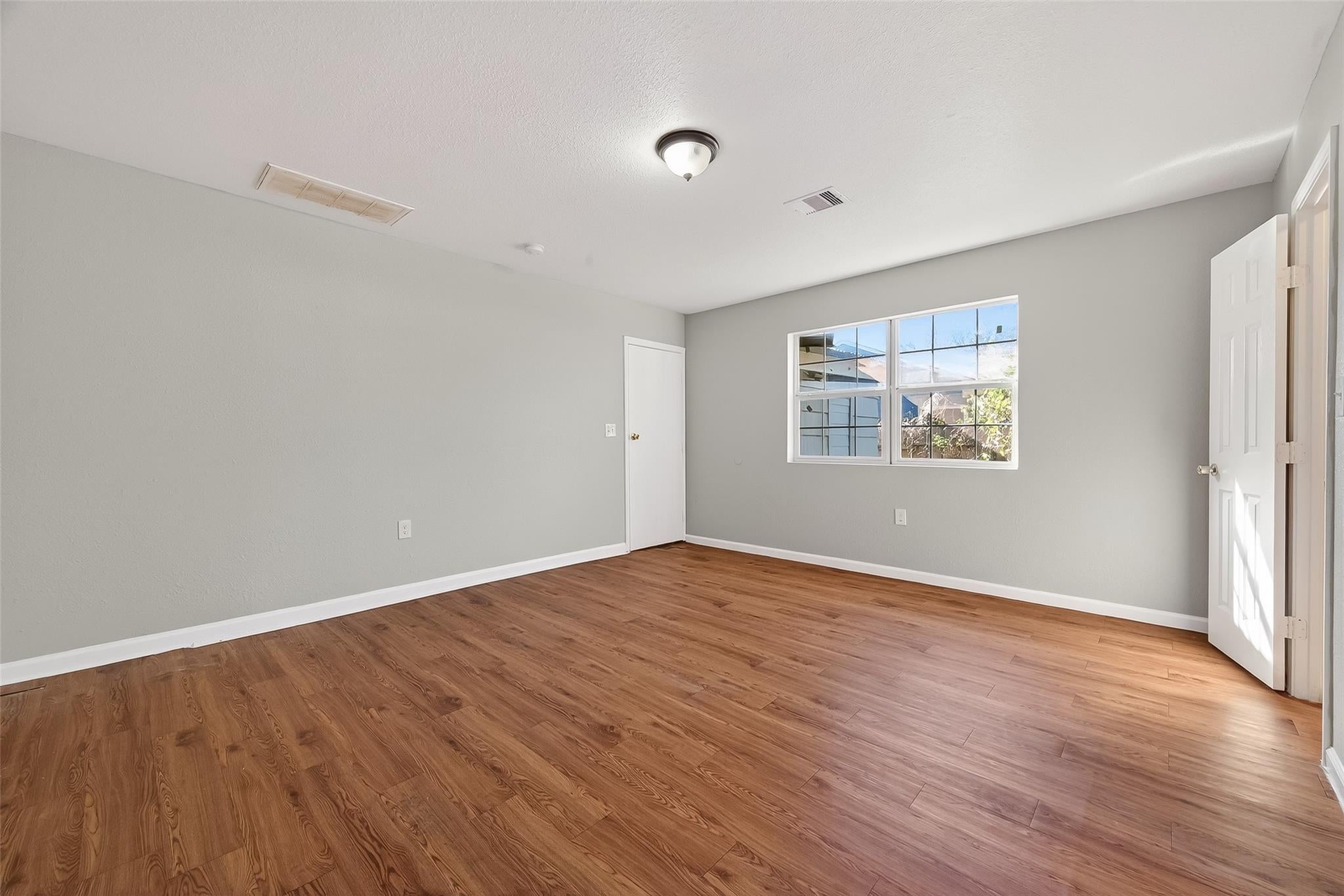 6127 Beldart St, Houston, TX 77033 photo