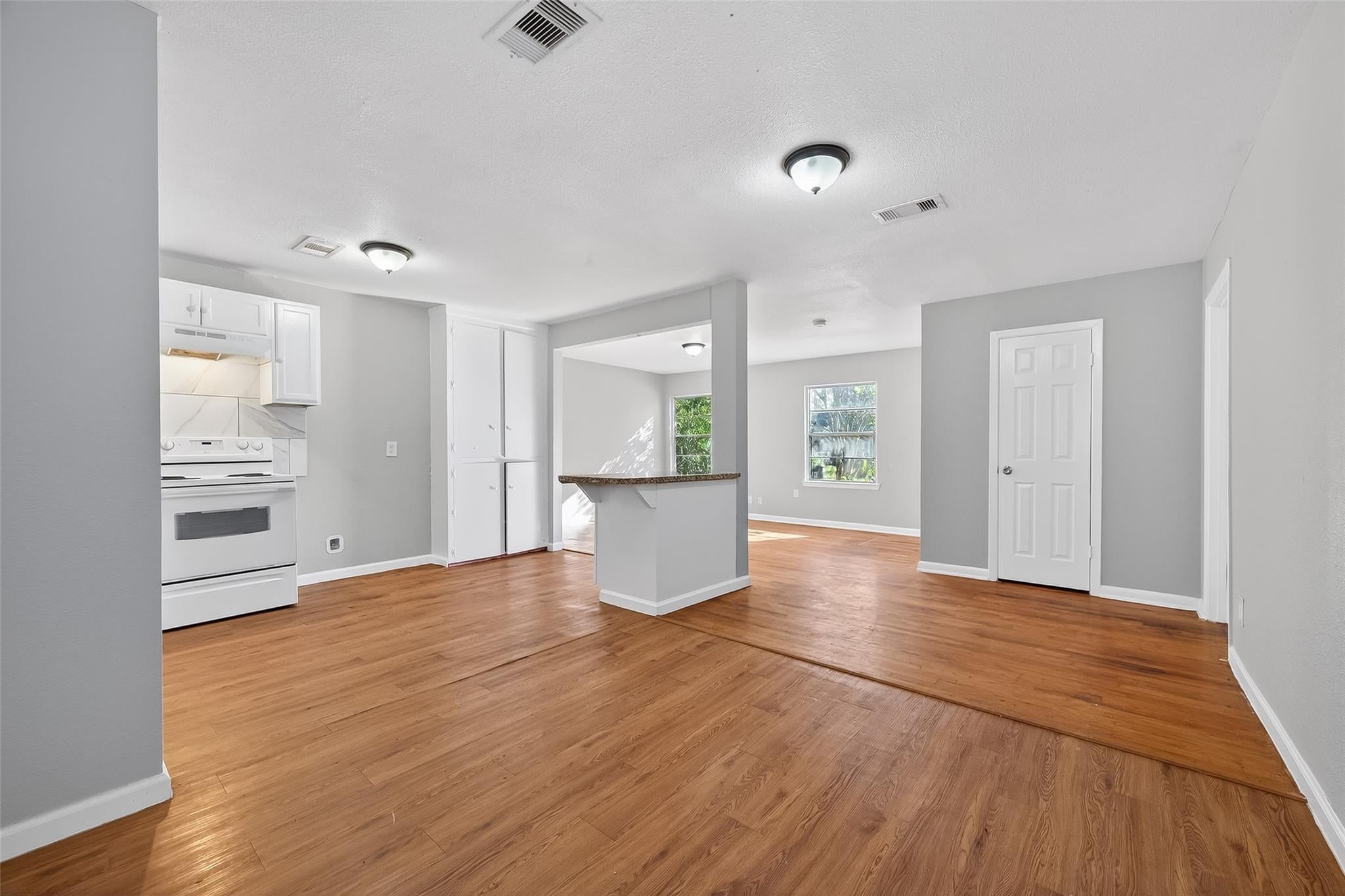 6127 Beldart St, Houston, TX 77033 photo