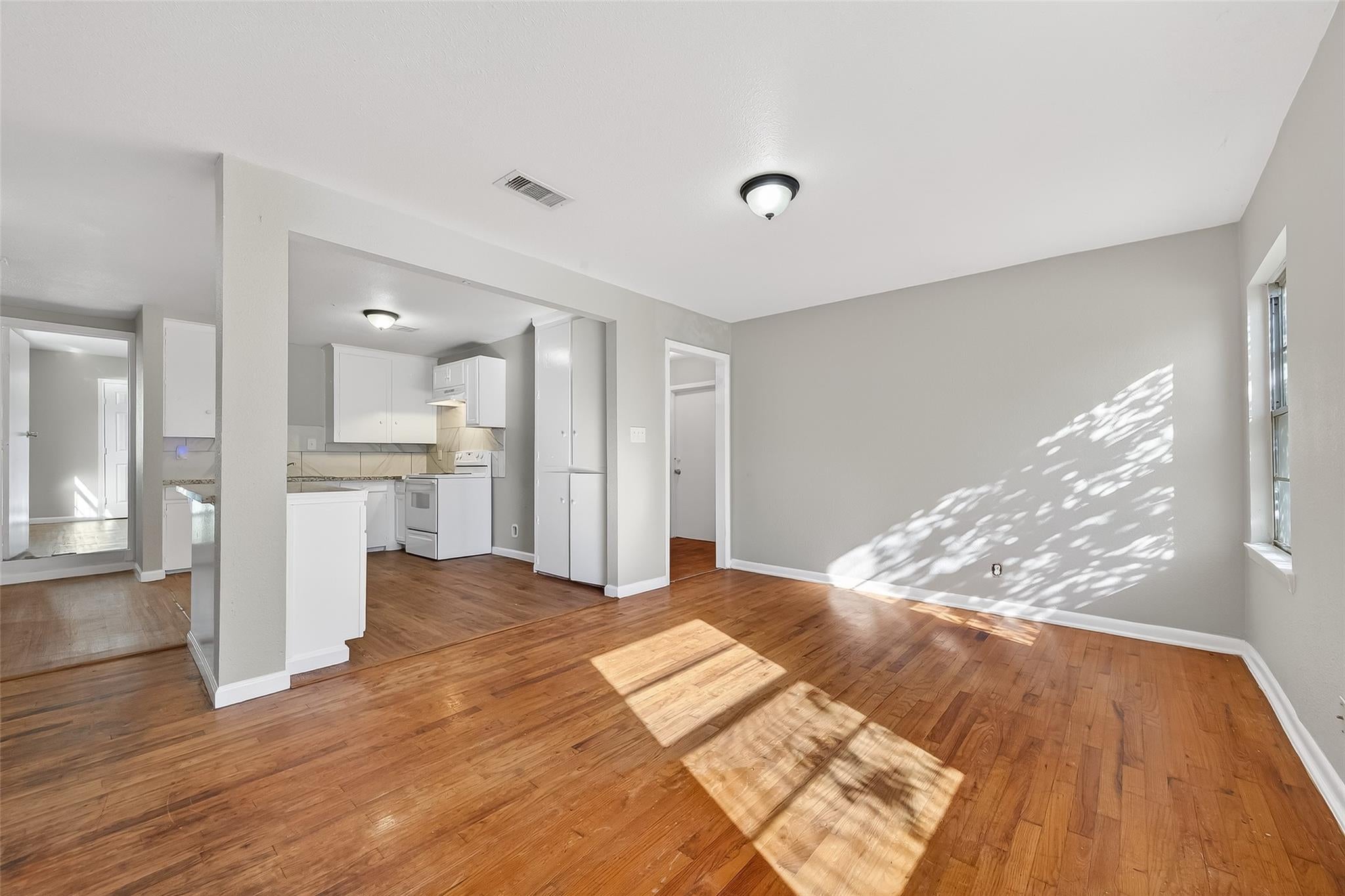 6127 Beldart St, Houston, TX 77033 photo