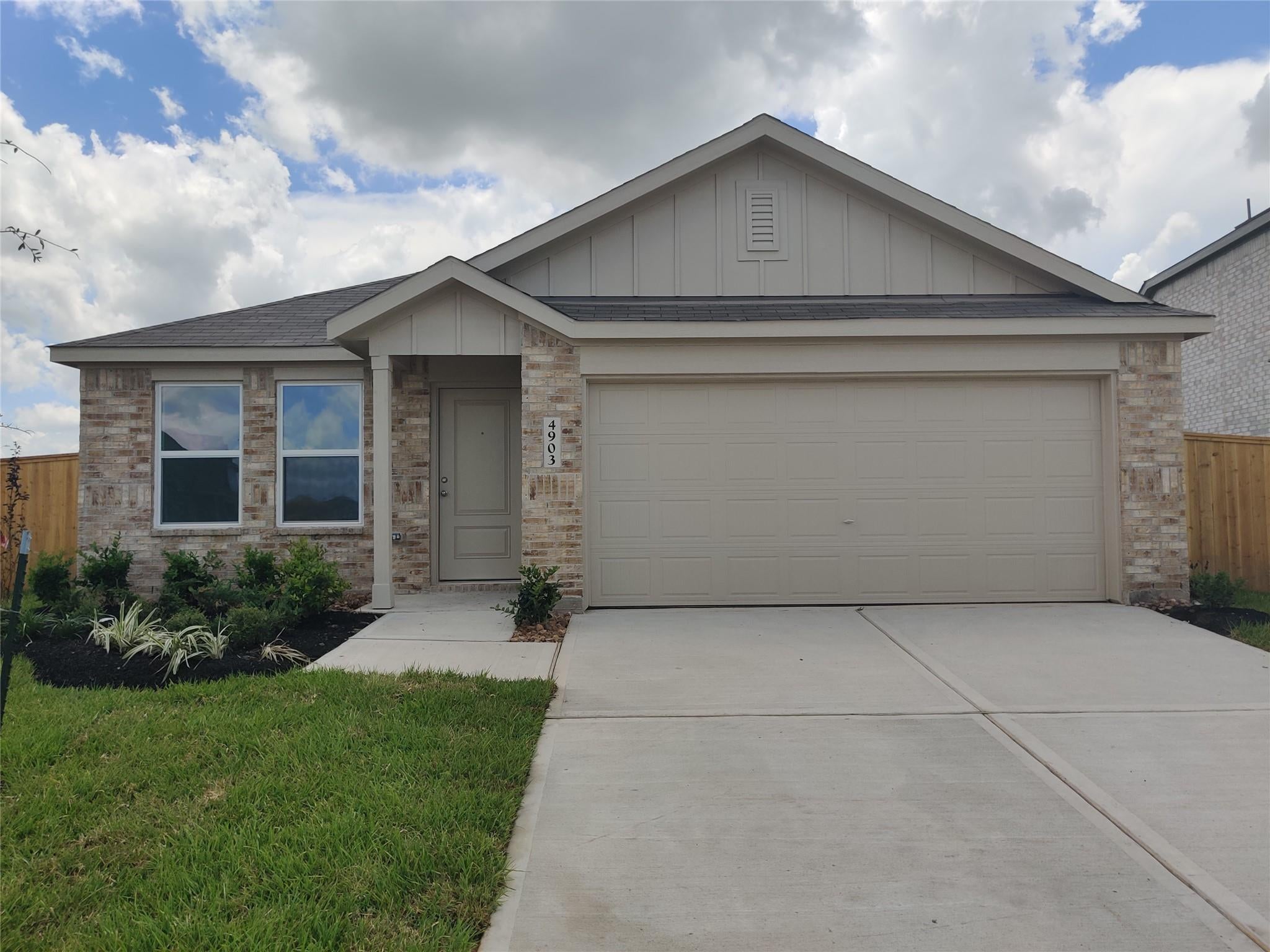 4903 Wild Bergamot Ct, Needville, TX 77461