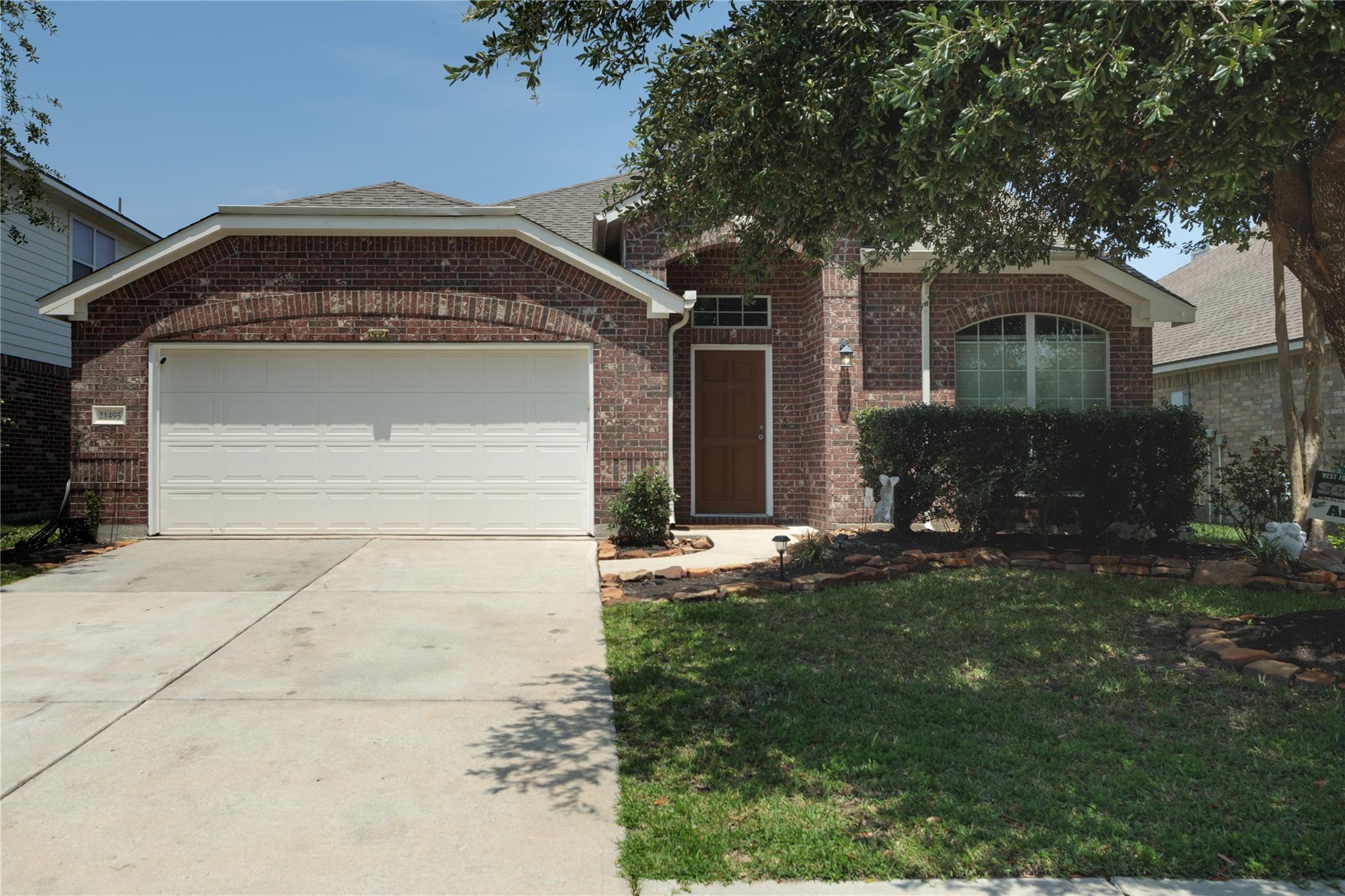 21495 Rose Mill Dr, Kingwood, TX 77339