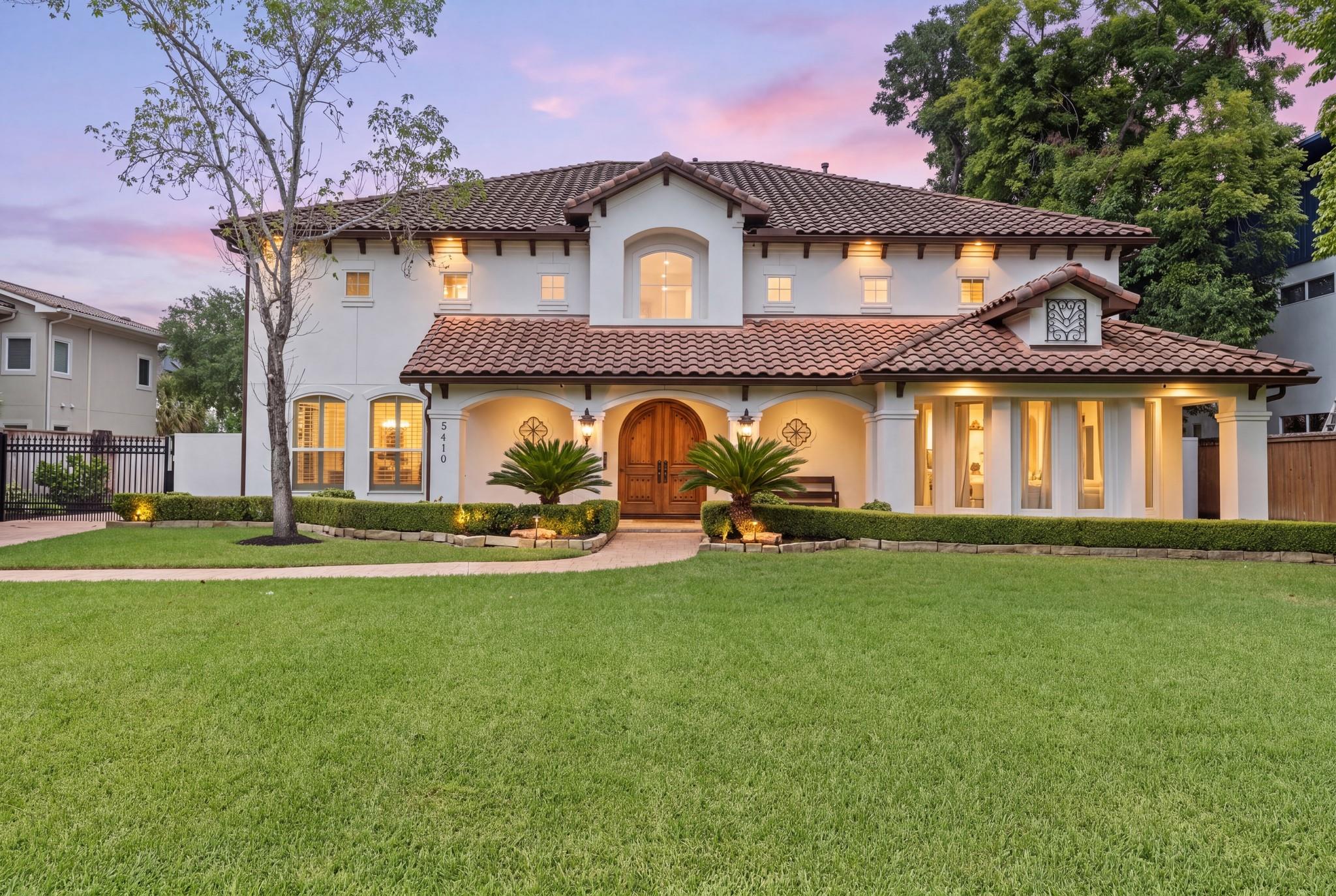 5410 Valerie St, Bellaire, TX 77401