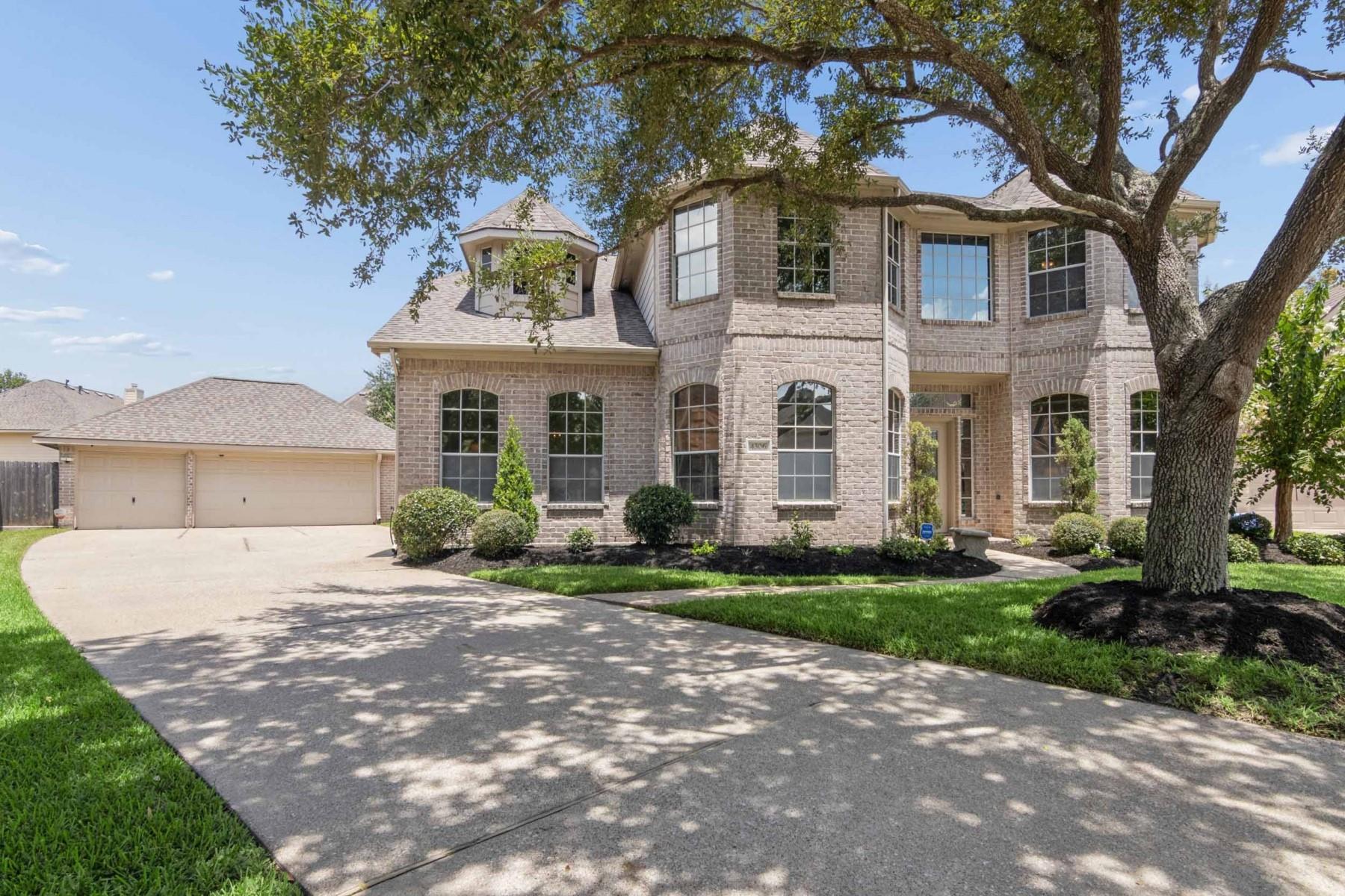 4306 Green Tree Ct, Pasadena, TX 77505