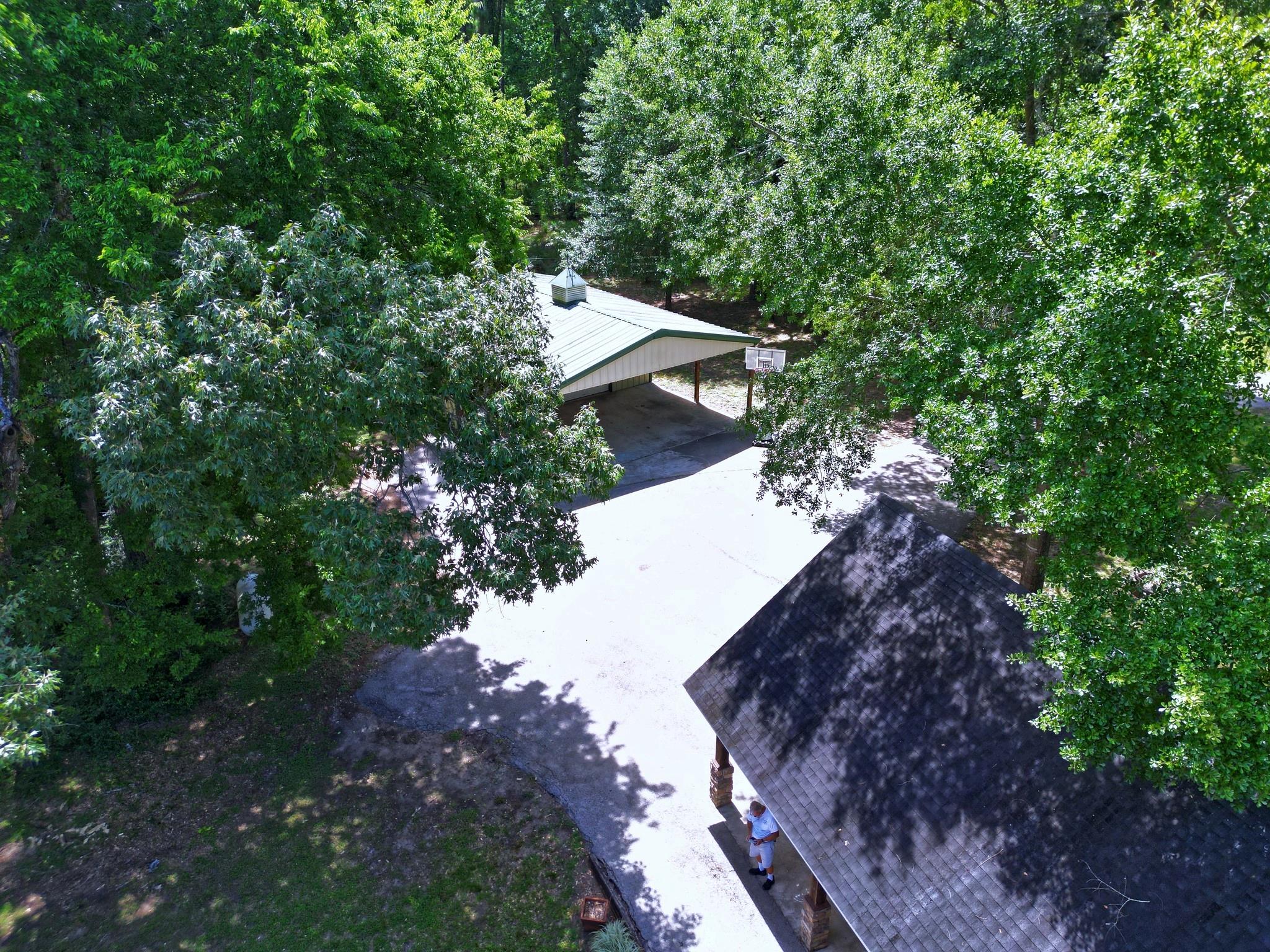 11 W Lake Forest Ct, Conroe, TX 77384 photo