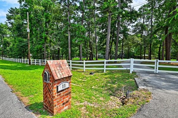 11 W Lake Forest Ct, Conroe, TX 77384 photo