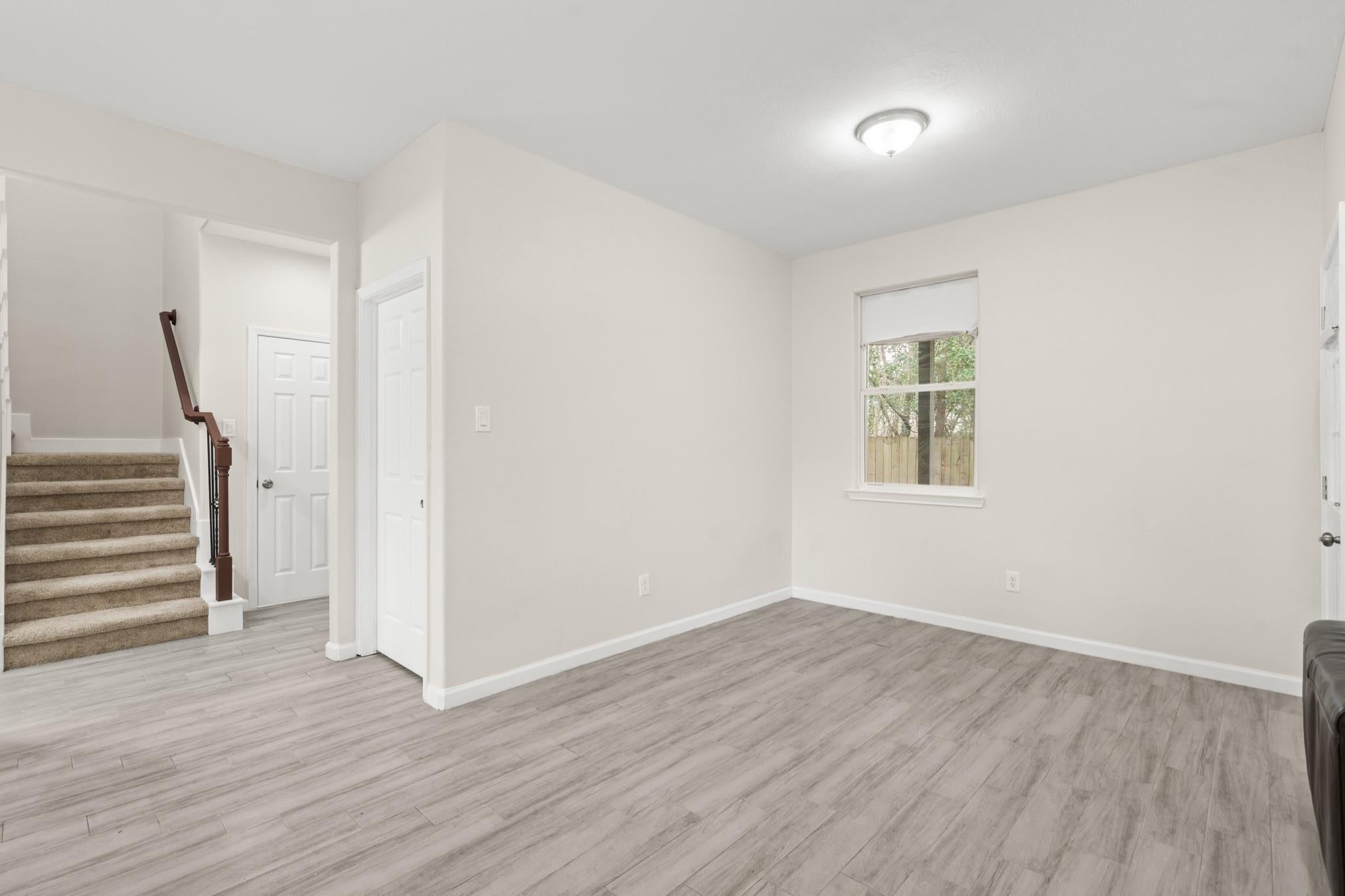 4943 Leamathew St, Houston, TX 77045 photo