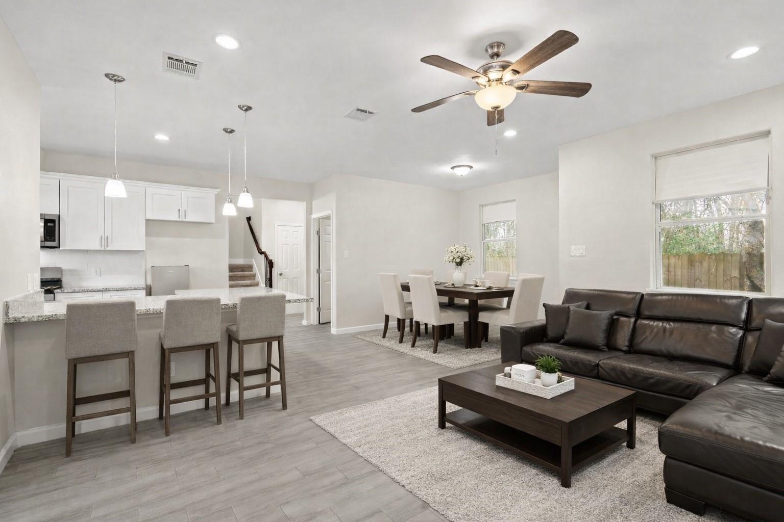 4943 Leamathew St, Houston, TX 77045 photo