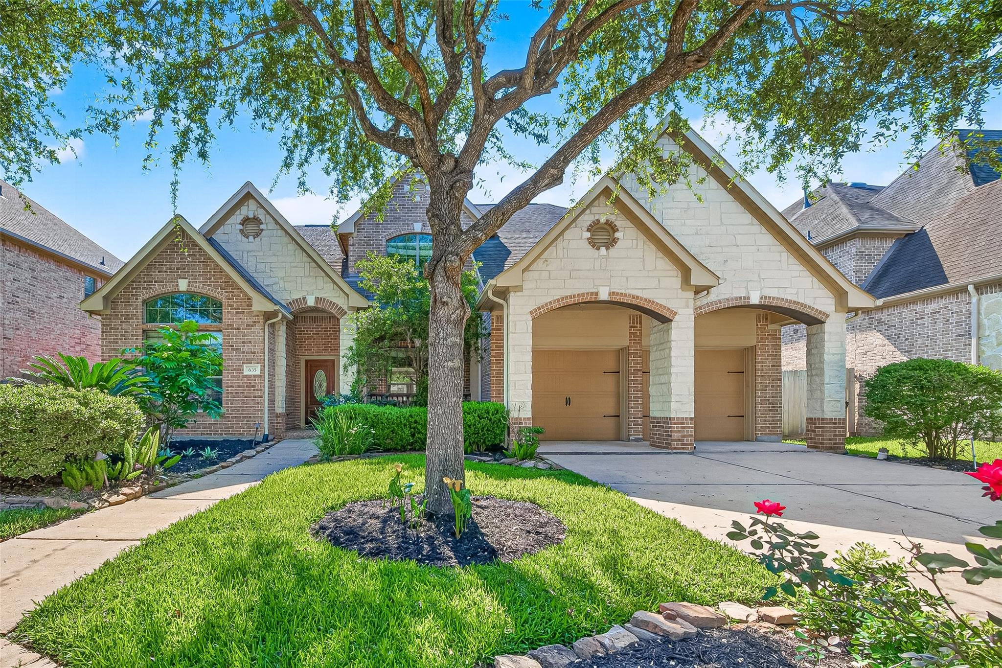 635 Doscher Ln, Sugar Land, TX 77479