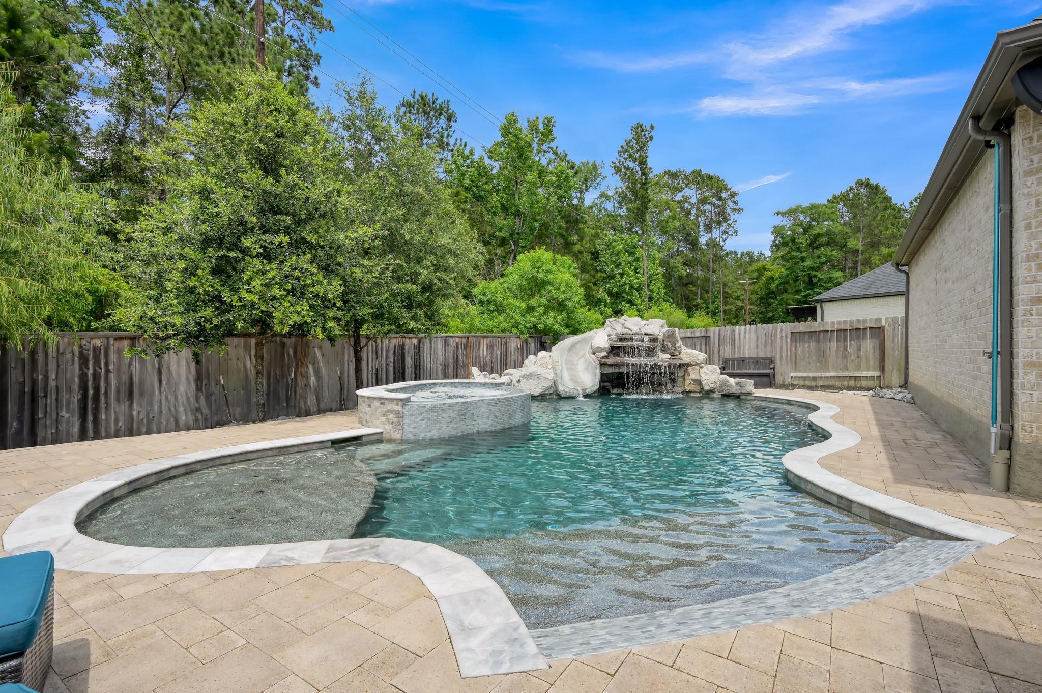275 Bronze View Dr, Montgomery, TX 77316 photo