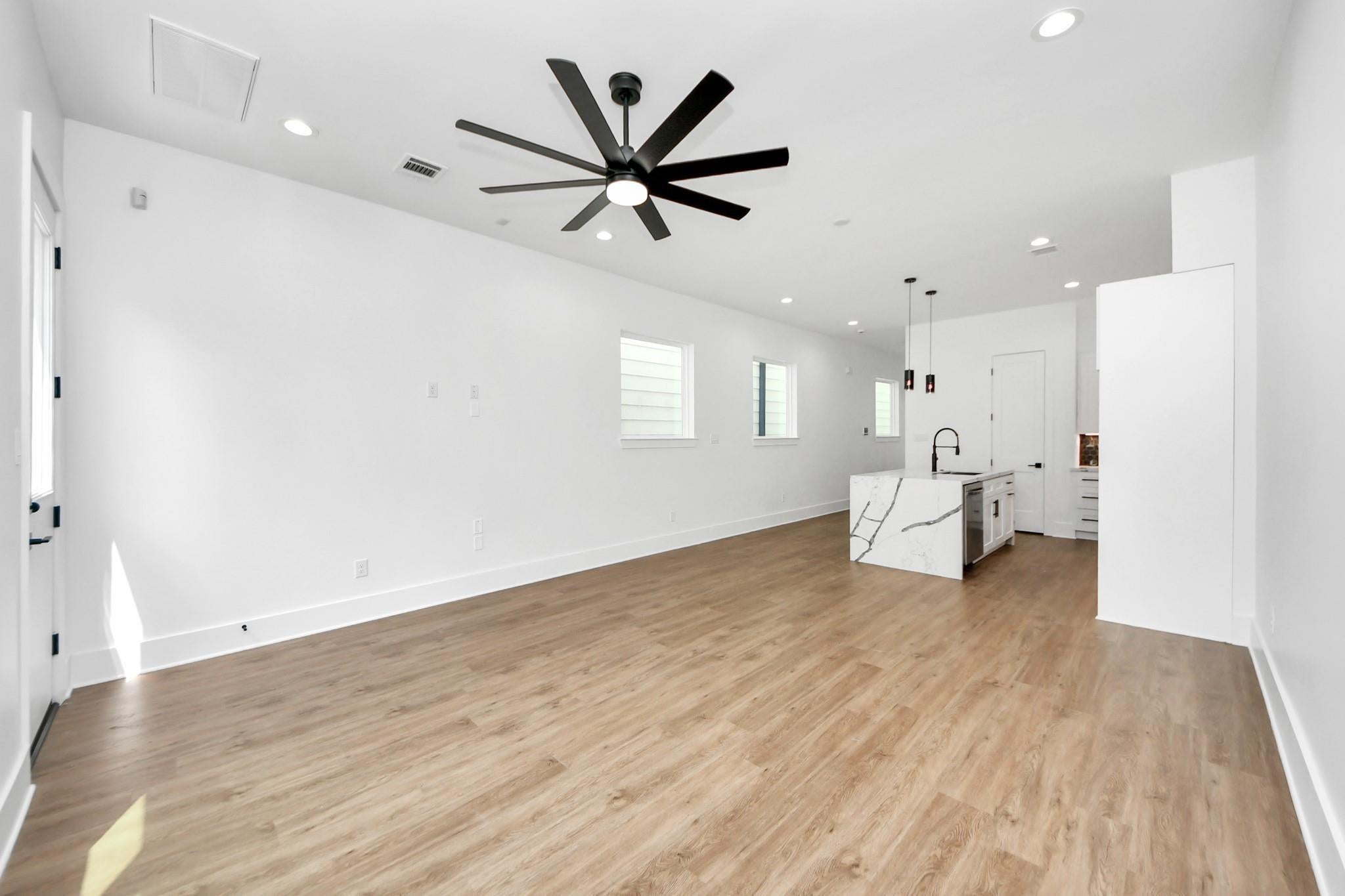 5029 Broom St #C, Houston, TX 77091 photo