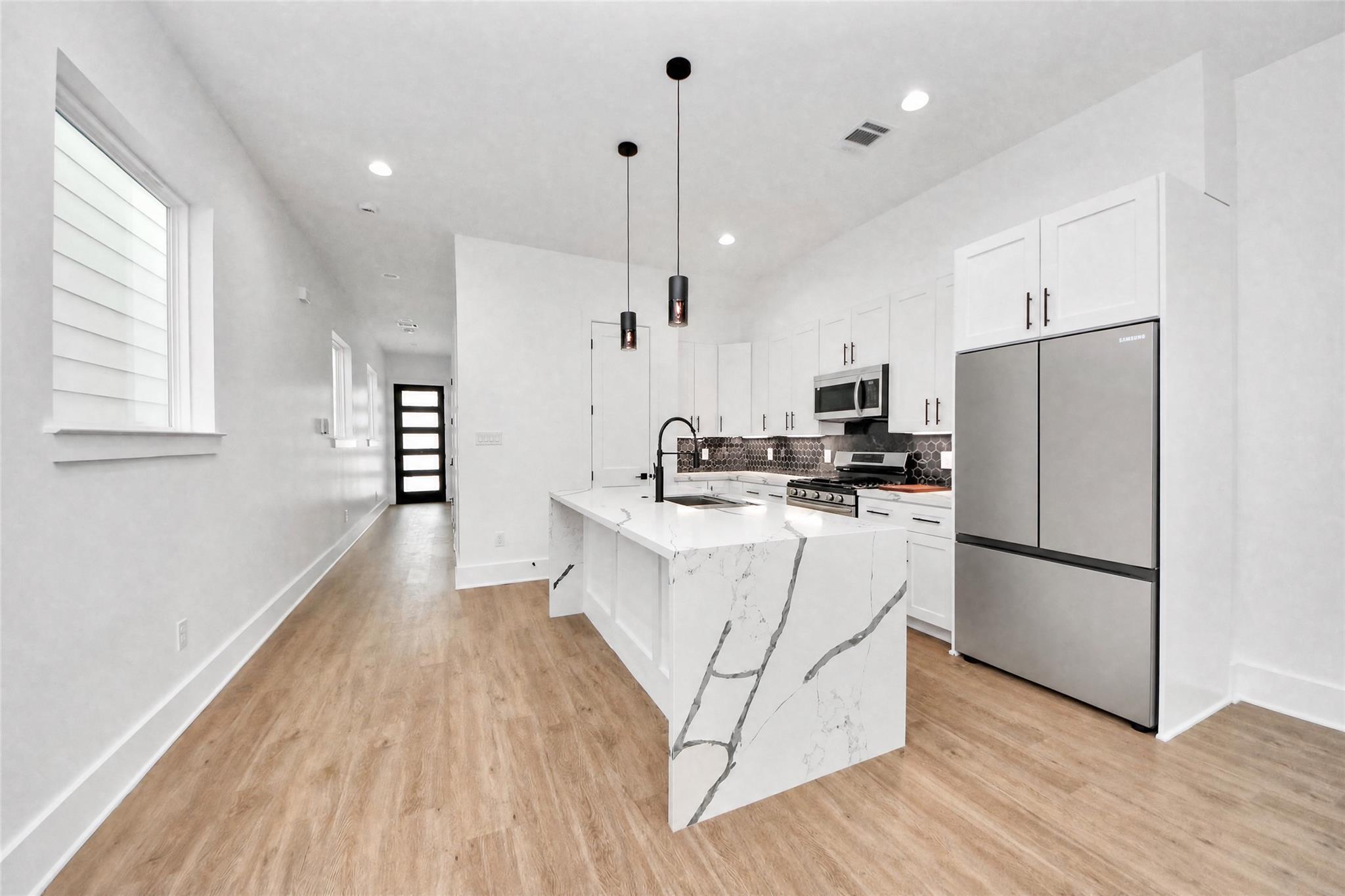5029 Broom St, Houston, TX 77091
