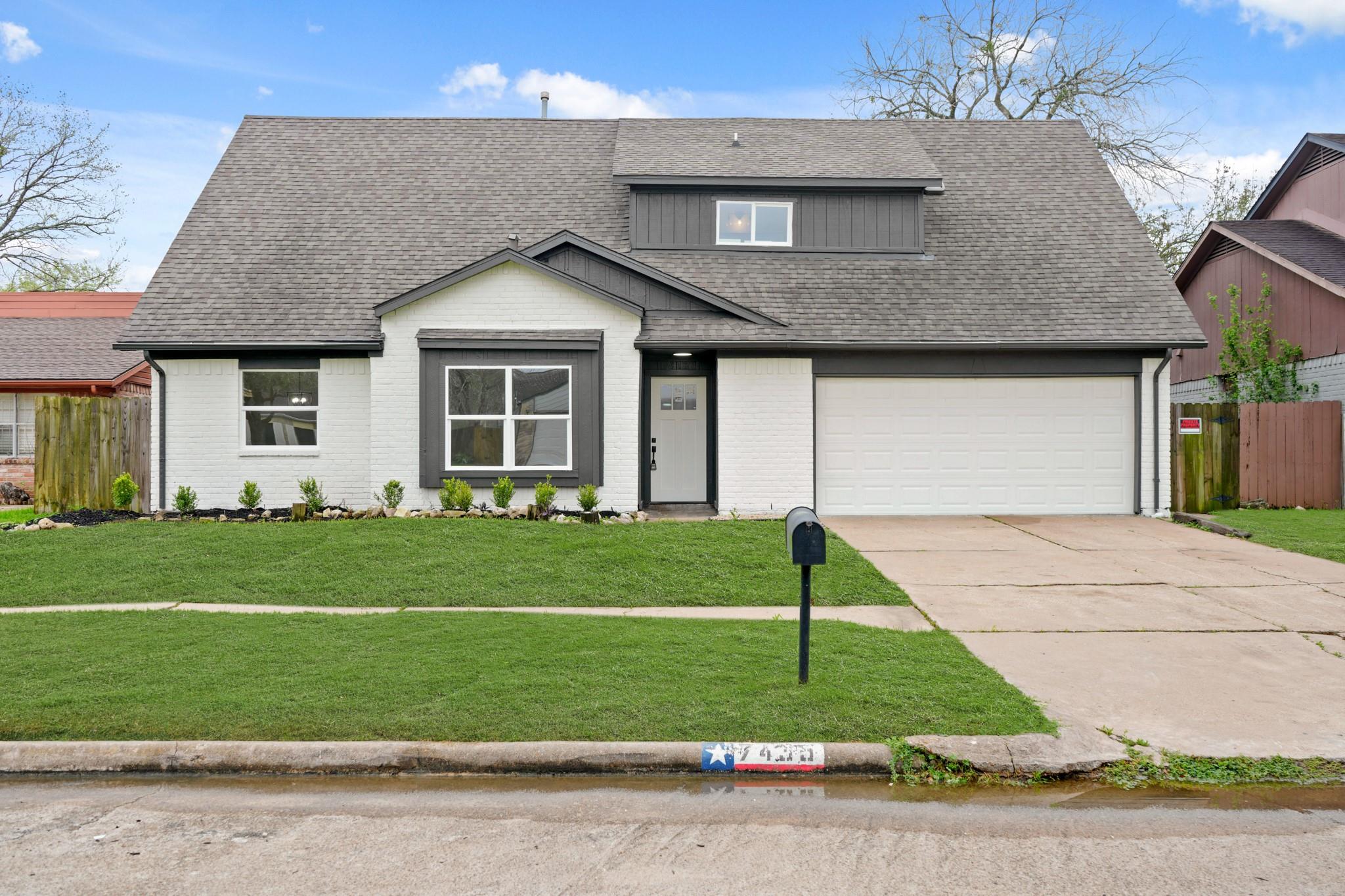 7435 Neal Ridge Dr, Houston, TX 77489
