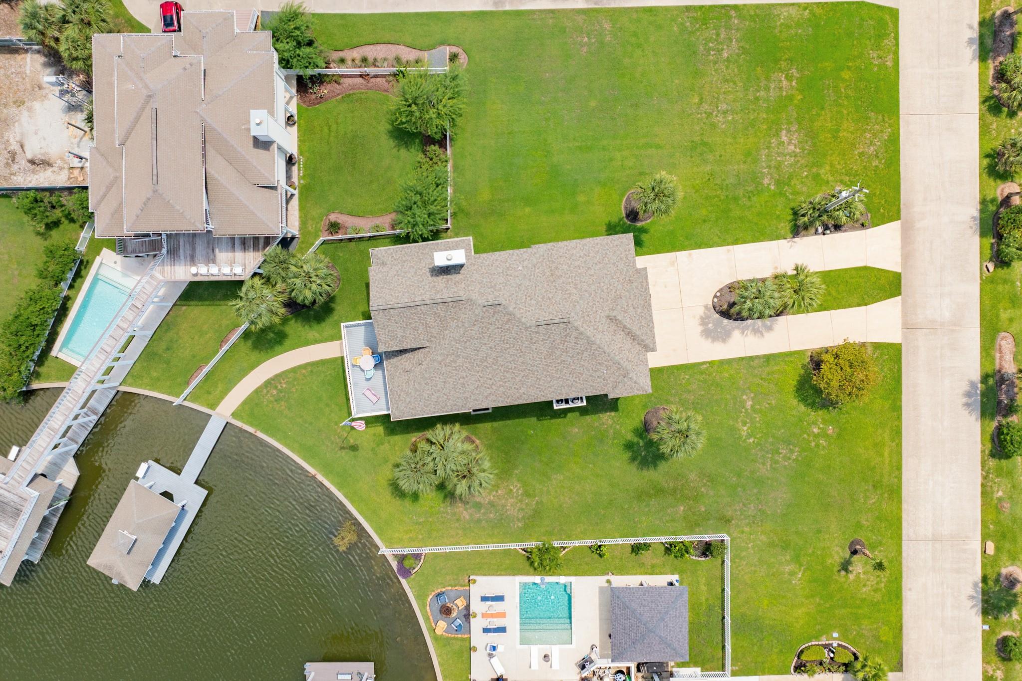 3635 Cove Ln, Galveston, TX 77554 photo