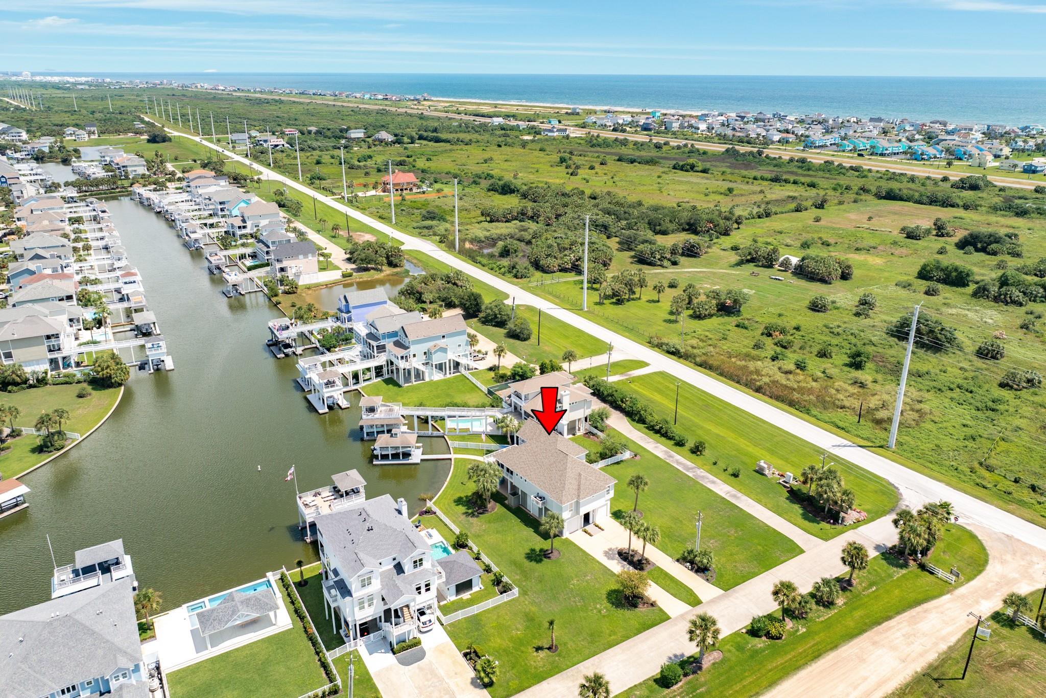 3635 Cove Ln, Galveston, TX 77554 photo