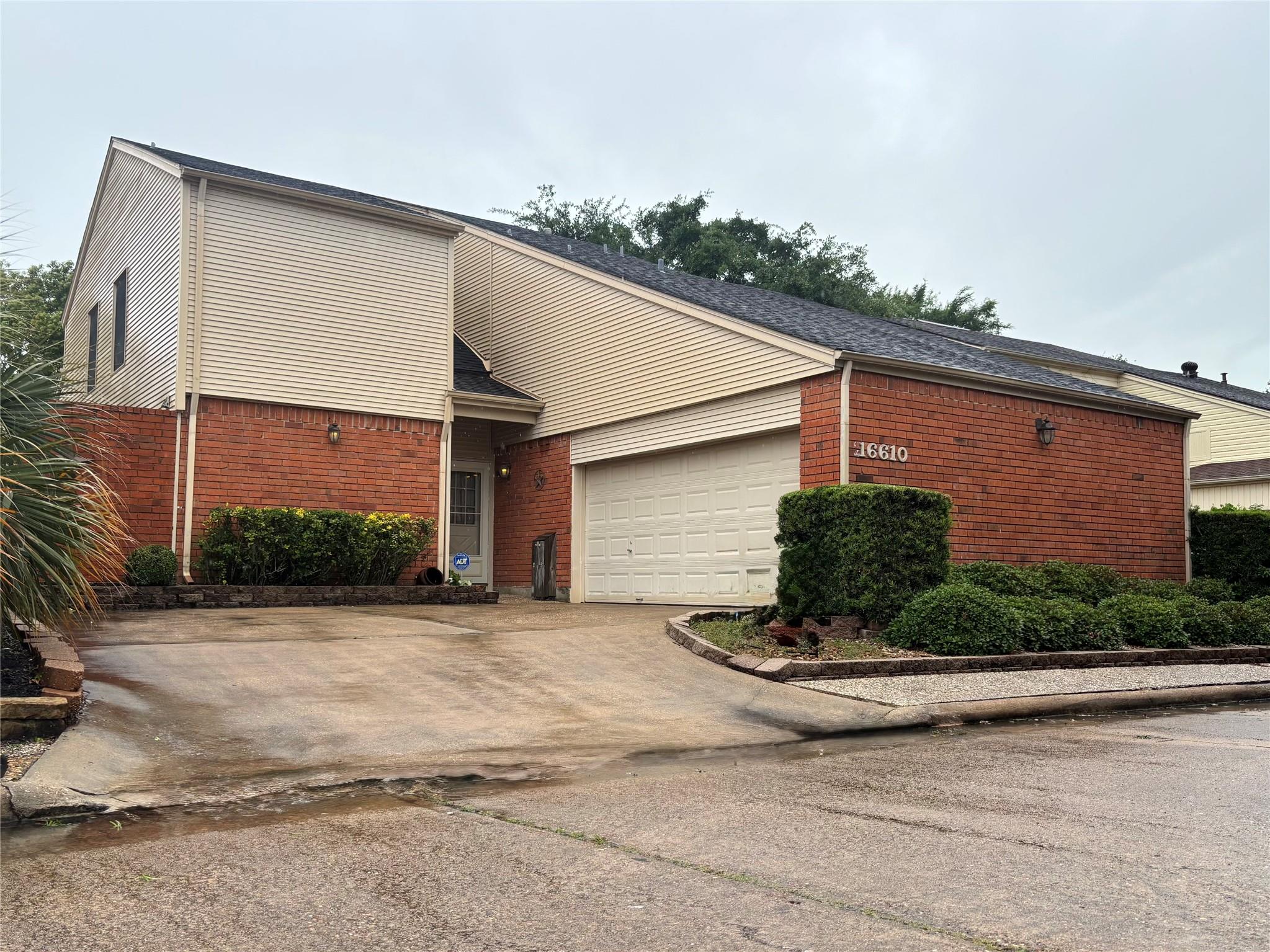 16610 Bentshire Way, Houston, TX 77058 photo