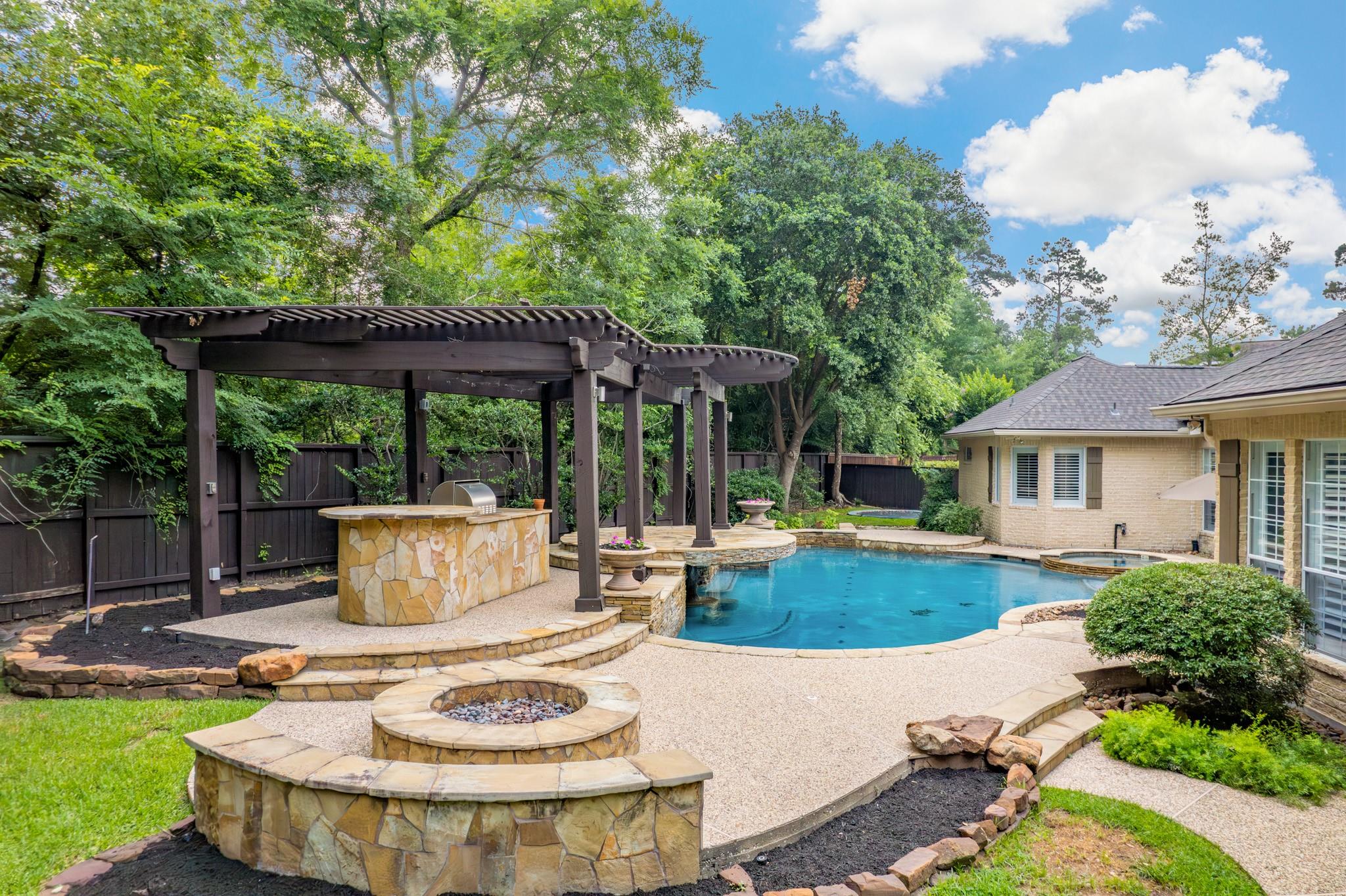 74 W Thymewood Pl, The Woodlands, TX 77382 photo