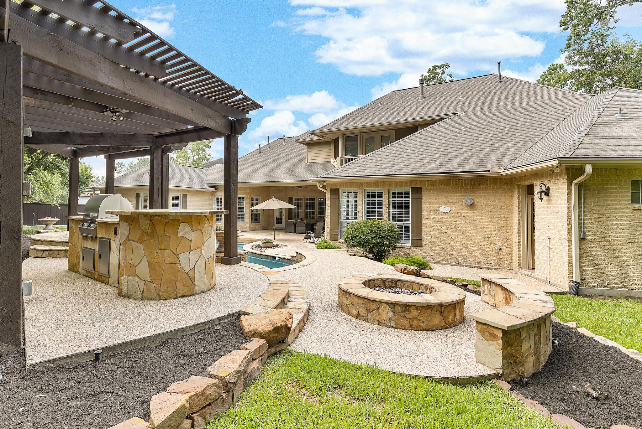 74 W Thymewood Pl, The Woodlands, TX 77382 photo