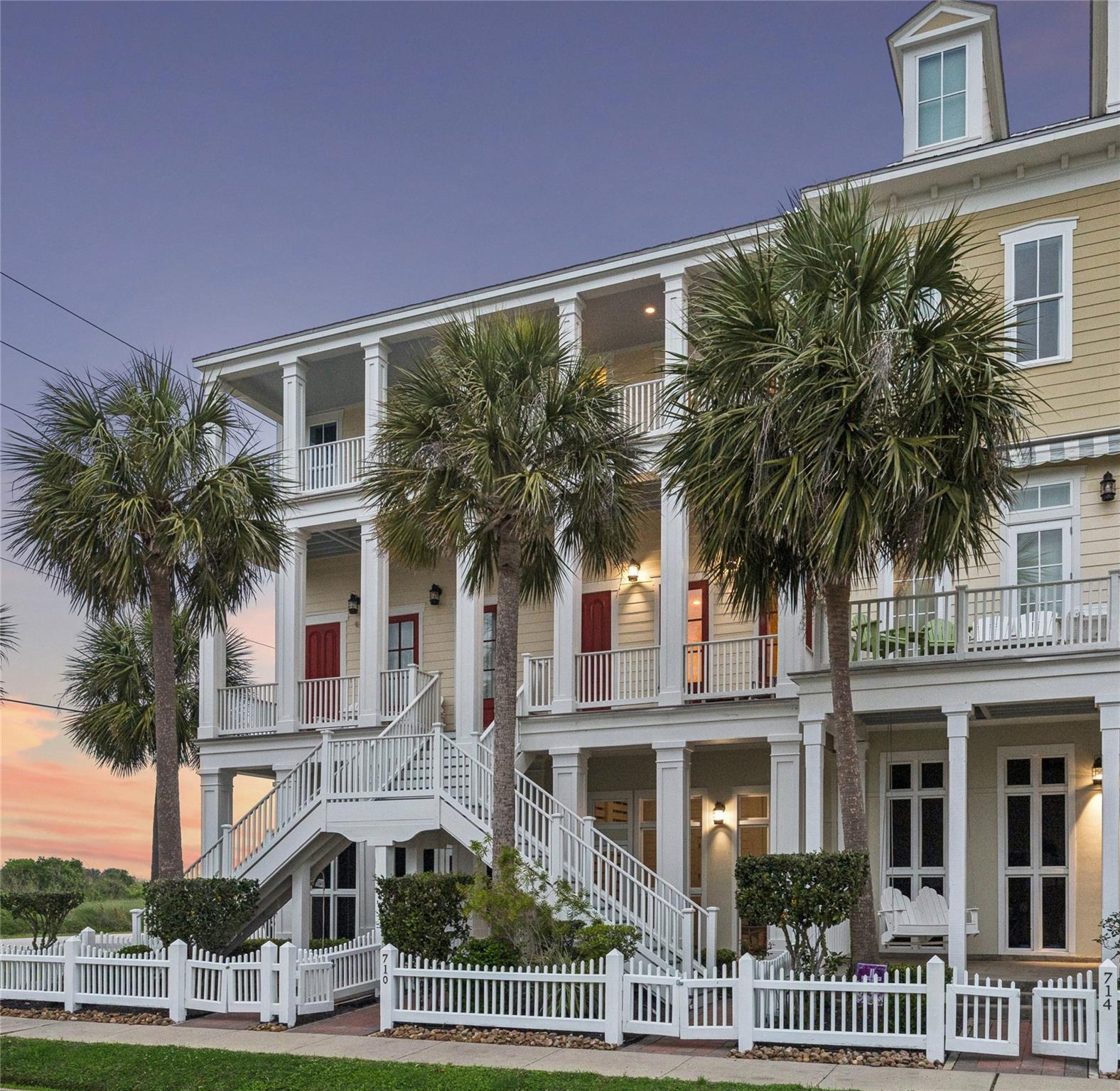 710 Positano Rd, Galveston, TX 77550