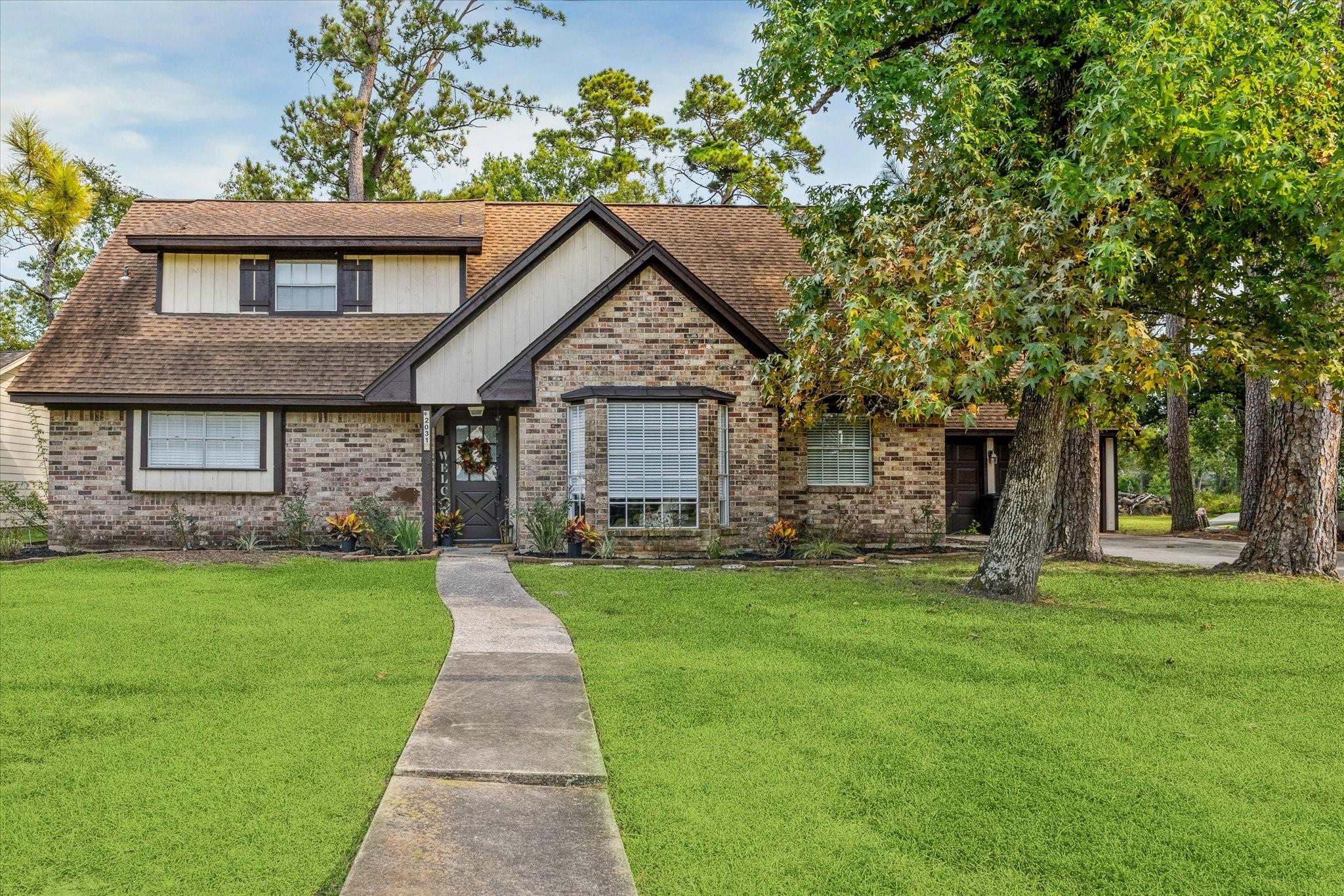2031 White Feather Trl, Crosby, TX 77532