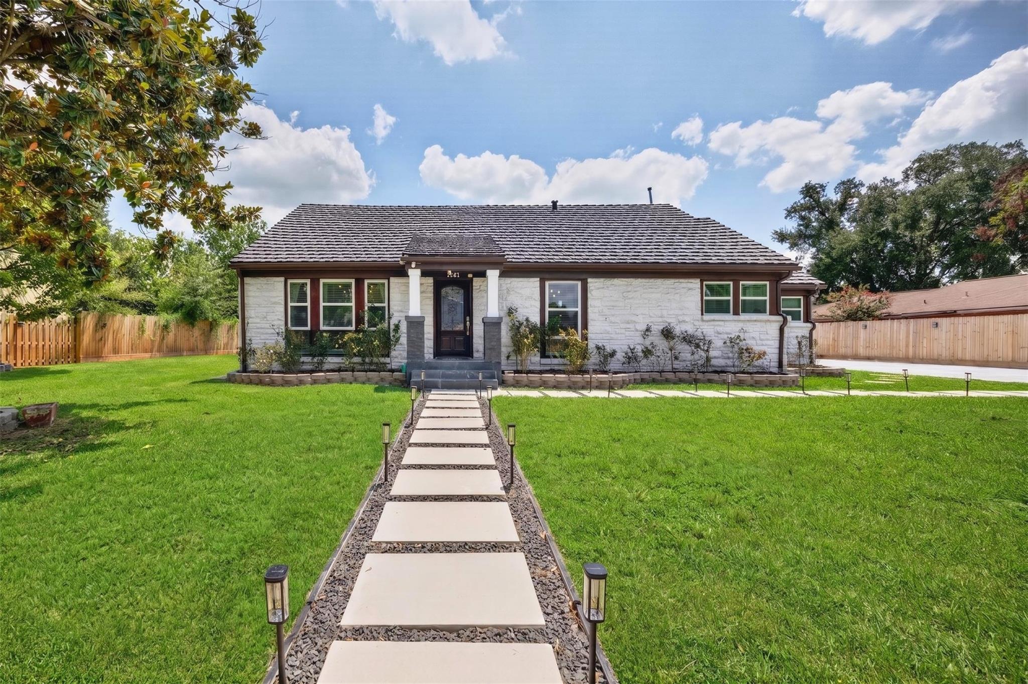5032 Madalyn Ln, Houston, TX 77021