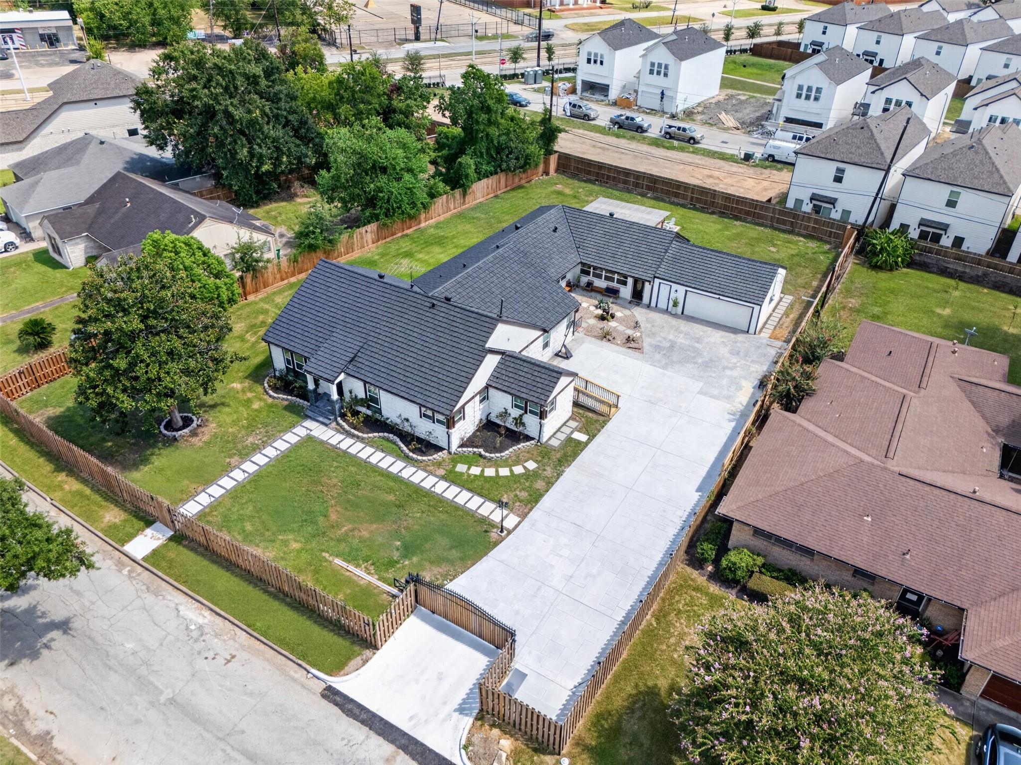 5032 Madalyn Ln, Houston, TX 77021 photo