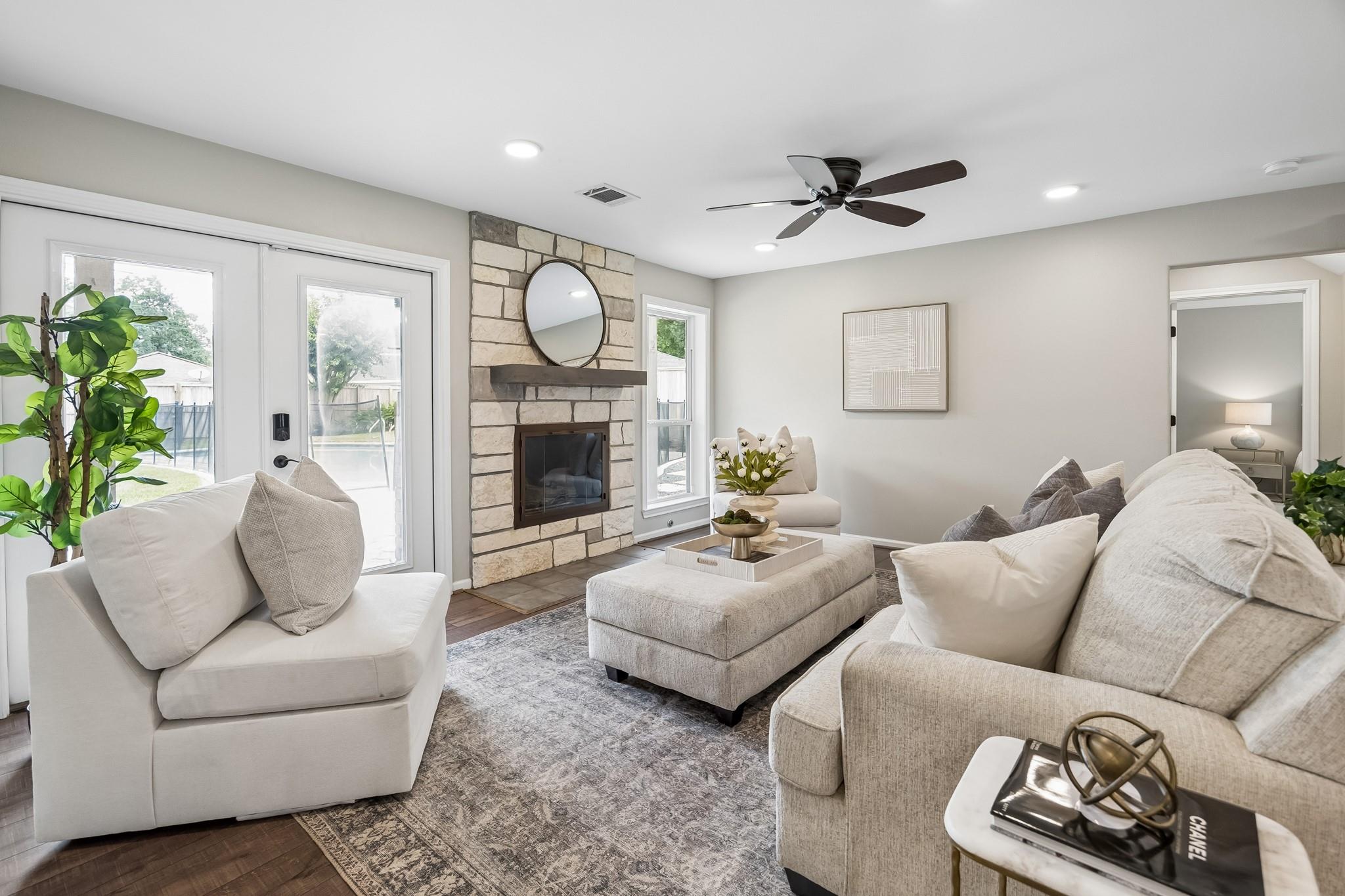 1022 Martin St, Houston, TX 77018 photo
