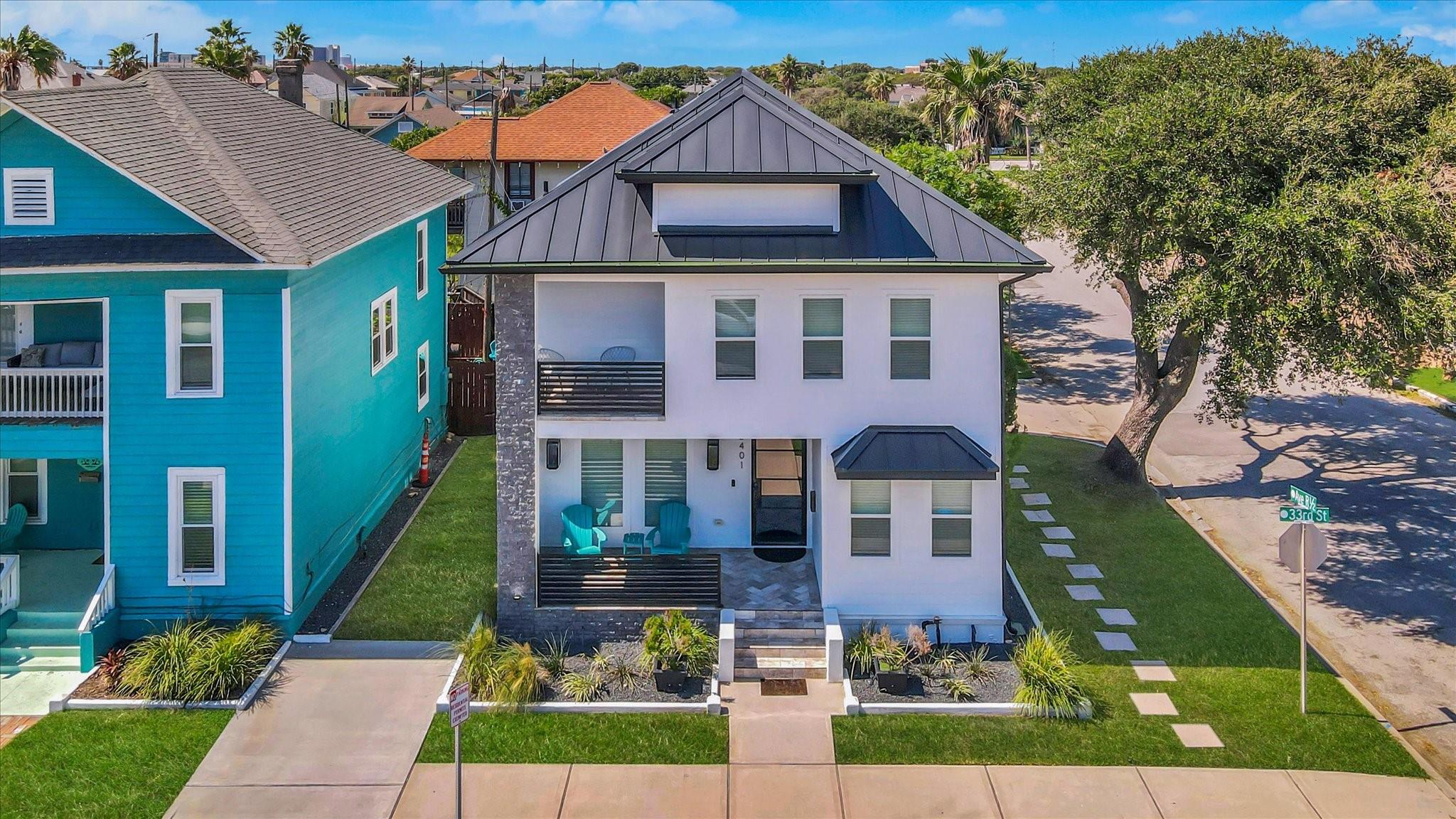 2401 33 St, Galveston, TX 77550