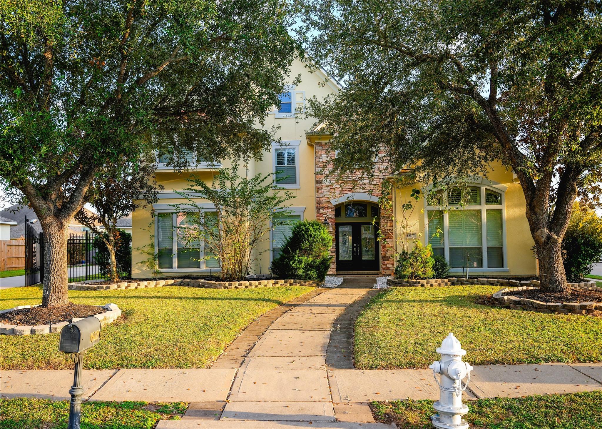 15127 Oldtown Bridge Ct, Sugar Land, TX 77498