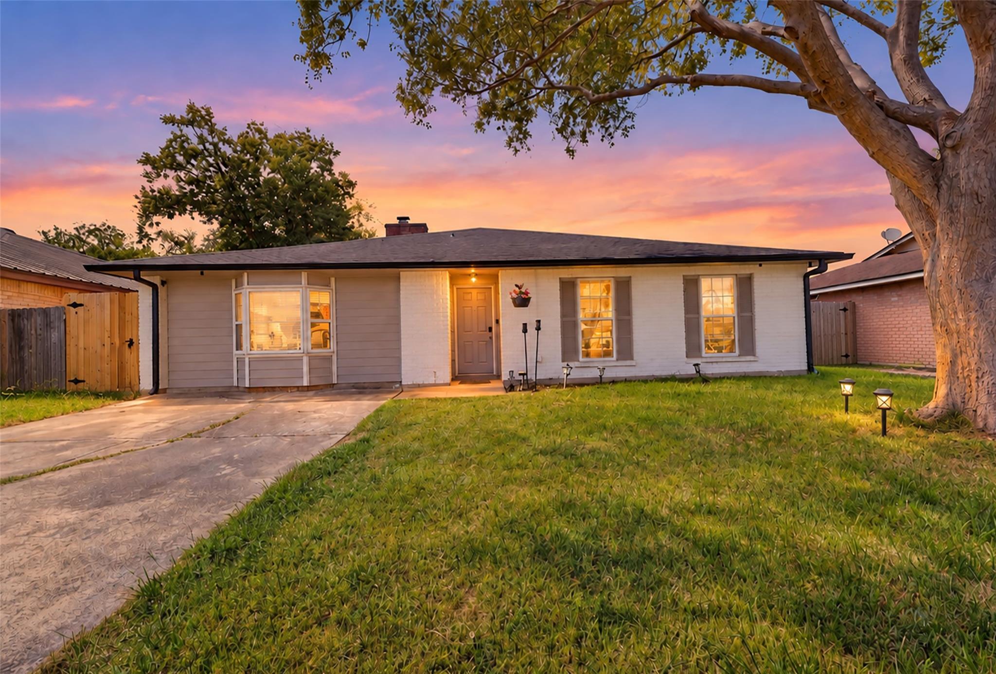 827 Dondell St, Channelview, TX 77530