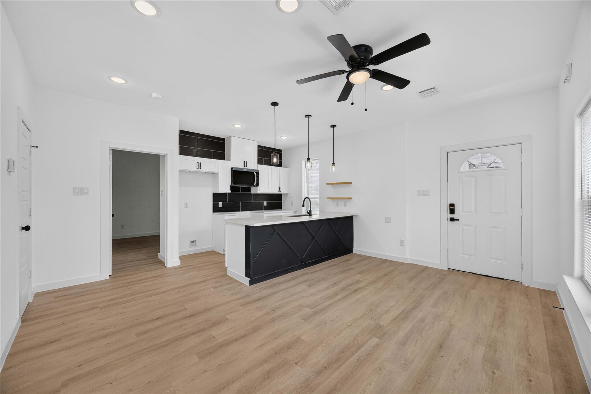 8208 Sterlingshire Street Abbey, Houston, TX 77078 photo
