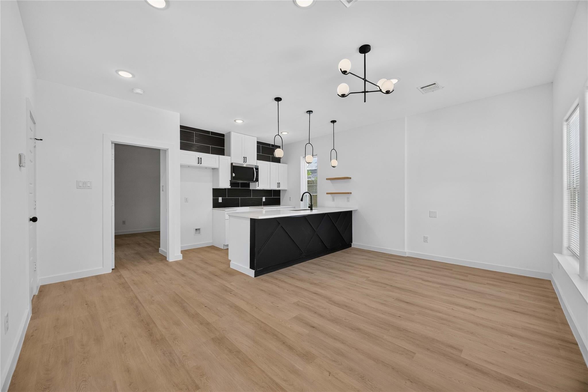 8208 Sterlingshire Street Abbey, Houston, TX 77078 photo