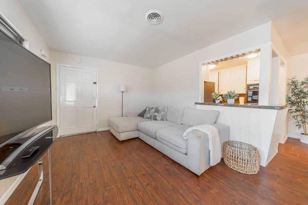4723 Merwin St, Houston, TX 77027 photo
