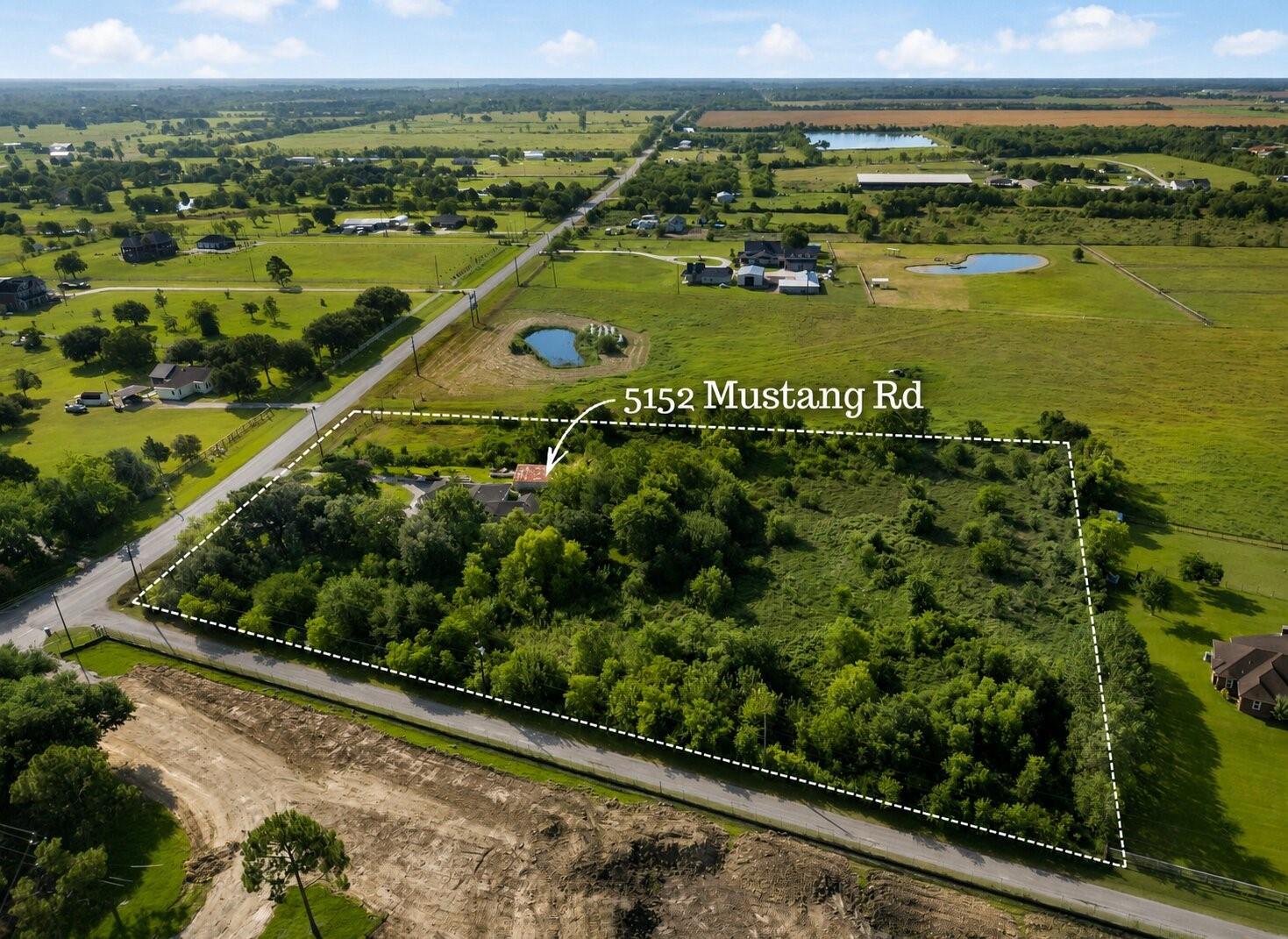 5152 Mustang Rd, Alvin, TX 77511 photo