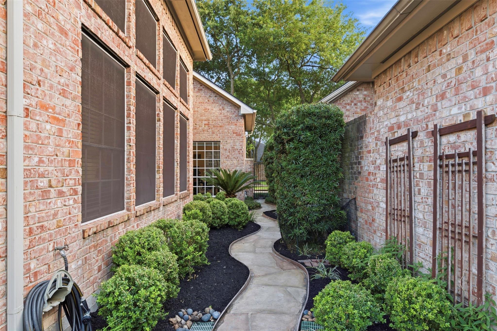 13906 Holly Lynn Ln, Houston, TX 77077 photo