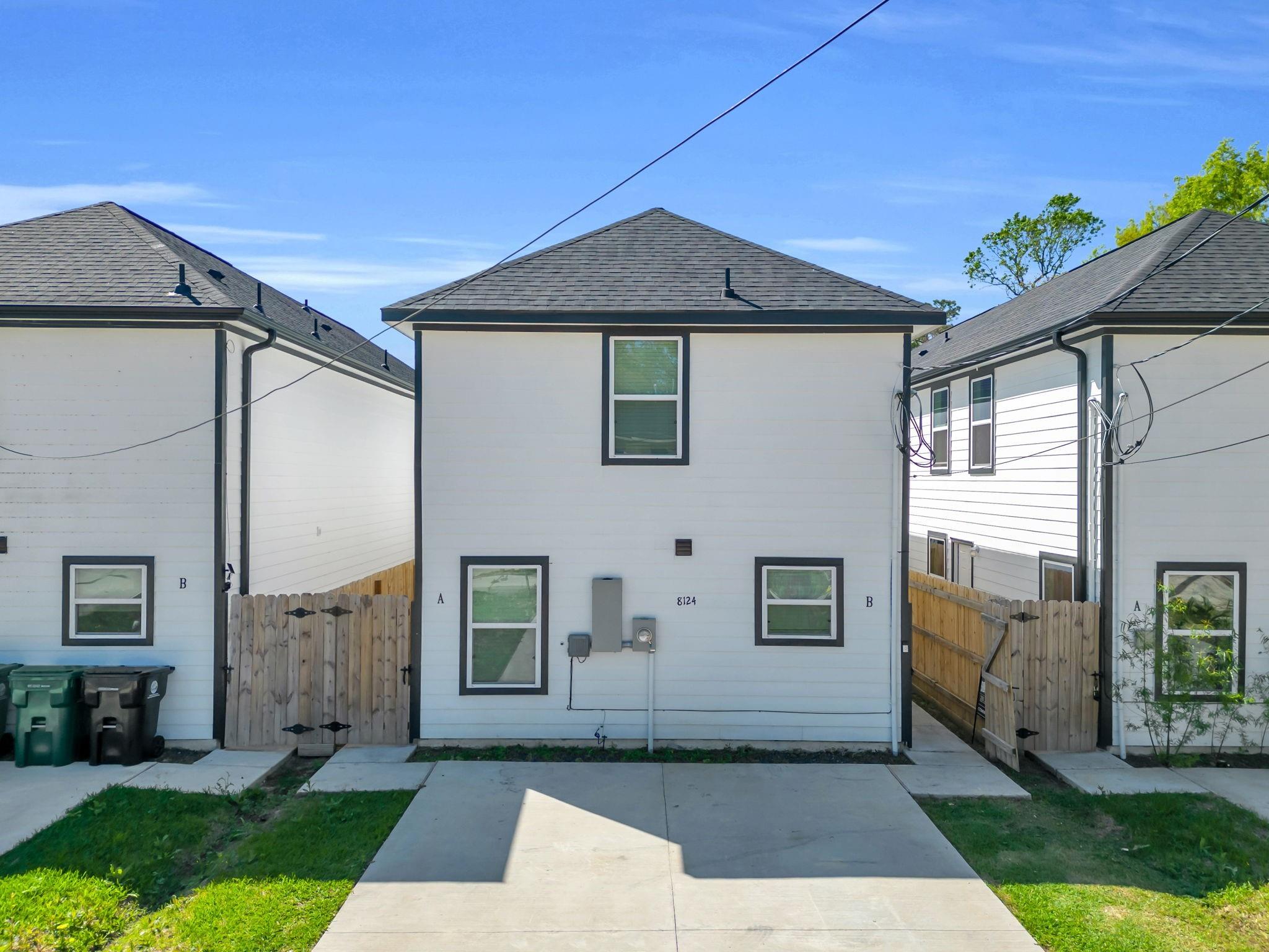 8124 Sterlingshire St #AND B, Houston, TX 77078 photo