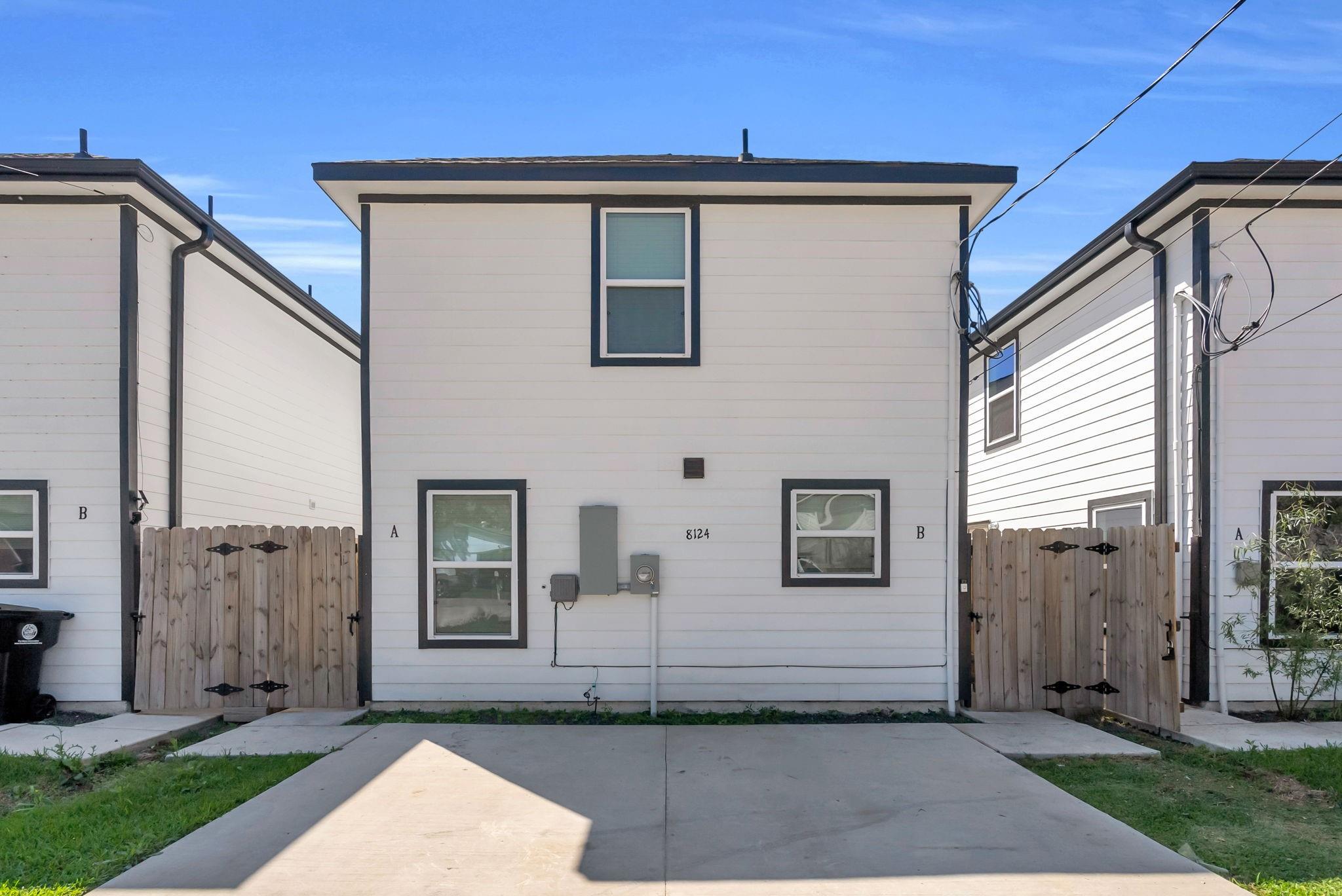 8124 Sterlingshire St #AND B, Houston, TX 77078 photo