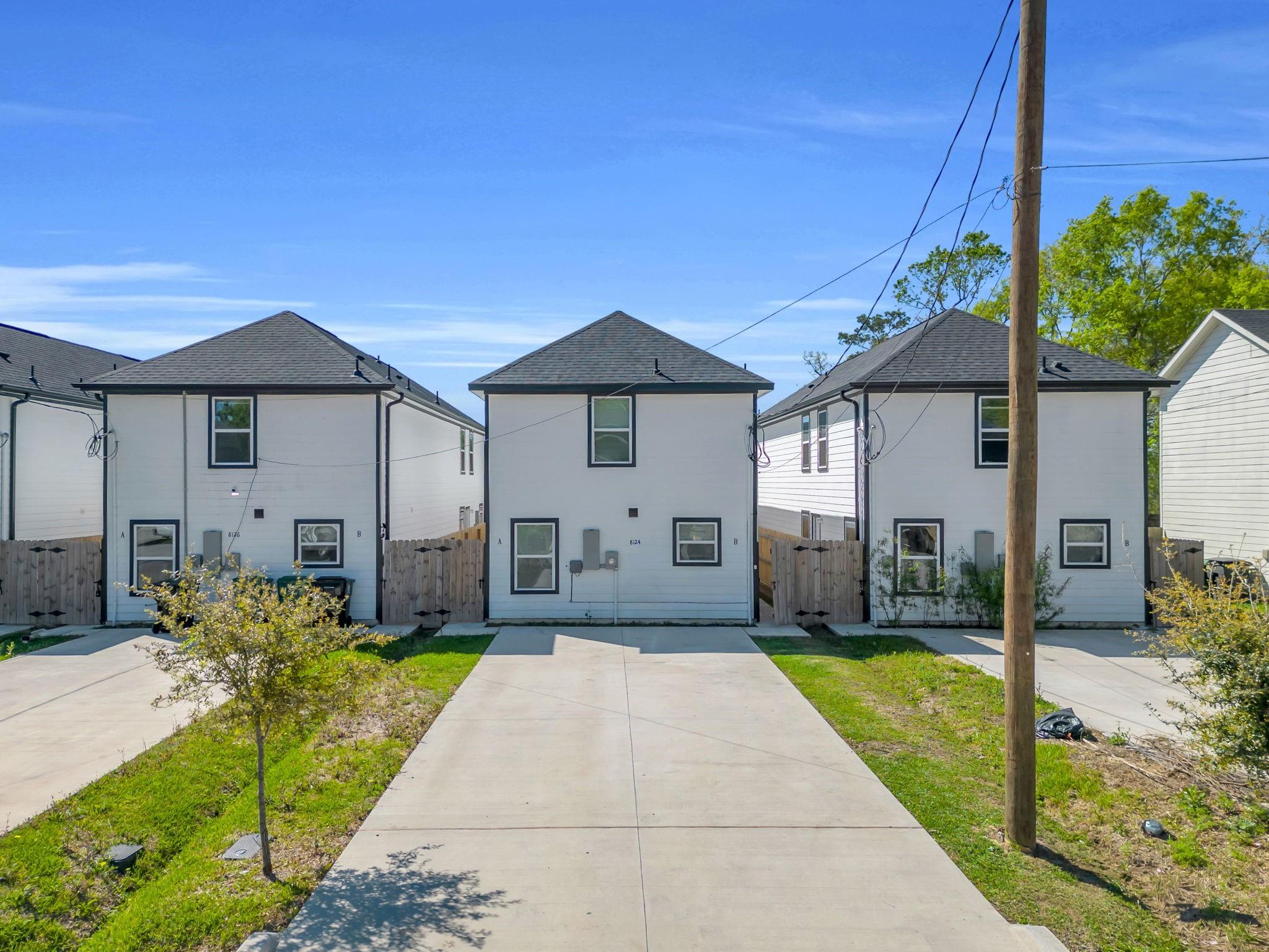 8124 Sterlingshire St #AND B, Houston, TX 77078 photo