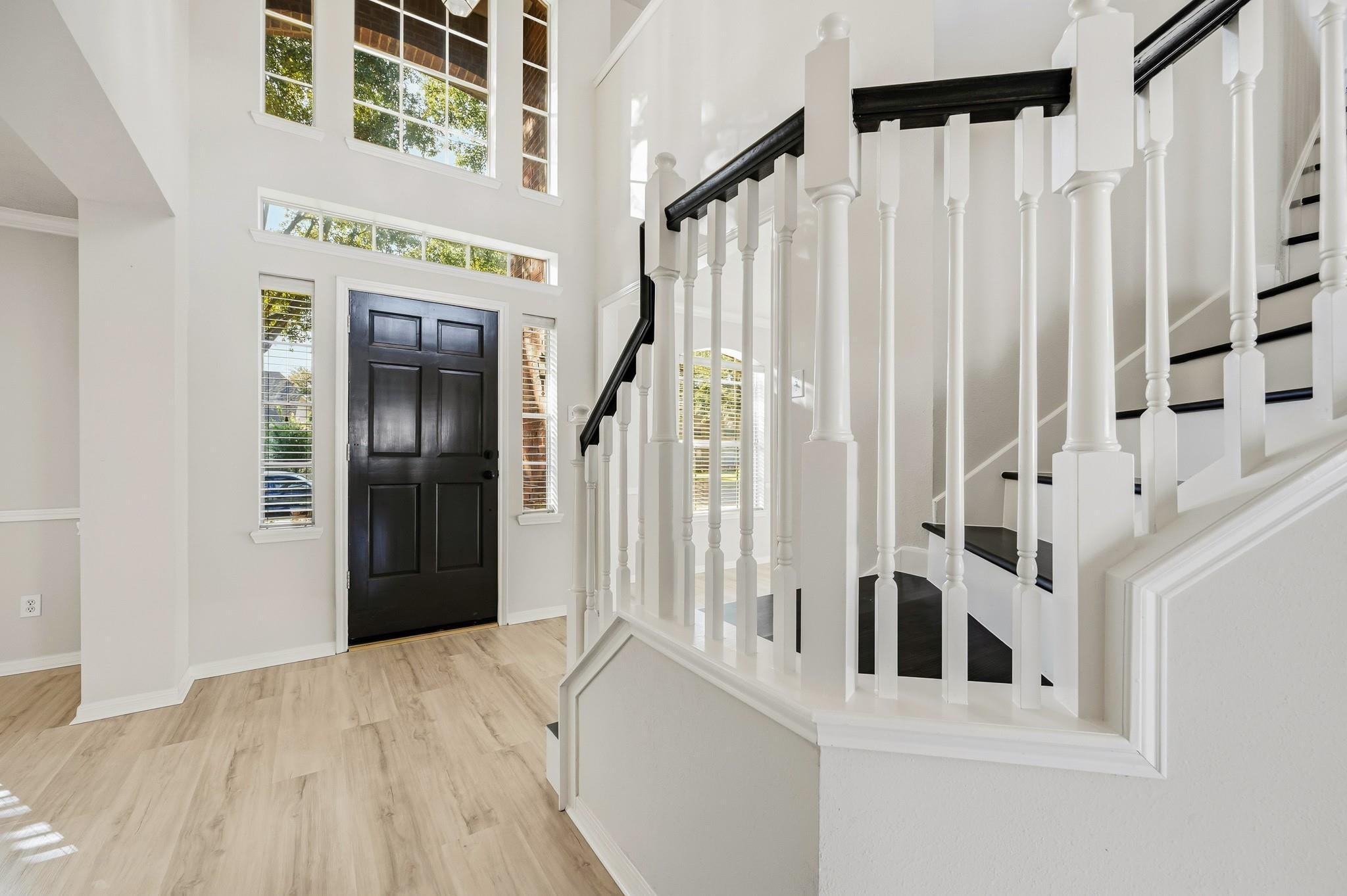 9323 Hudson Bend Cir, Houston, TX 77095 photo