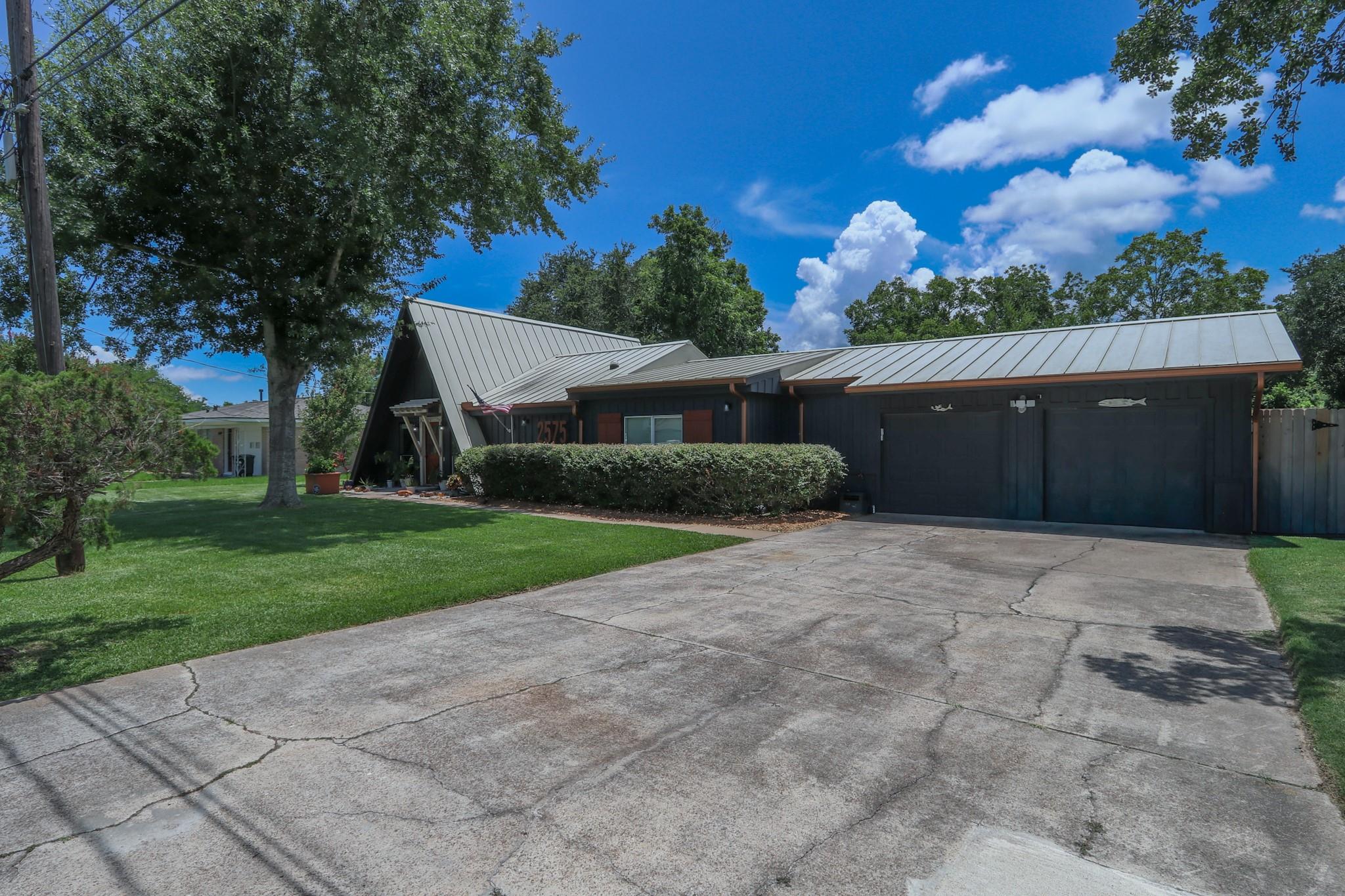 2575 Cliff Dr, Dickinson, TX 77539 photo