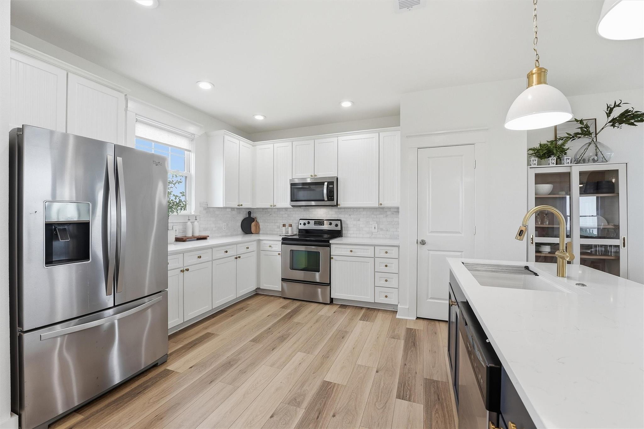 4130 King Rail Cir, Galveston, TX 77554 photo