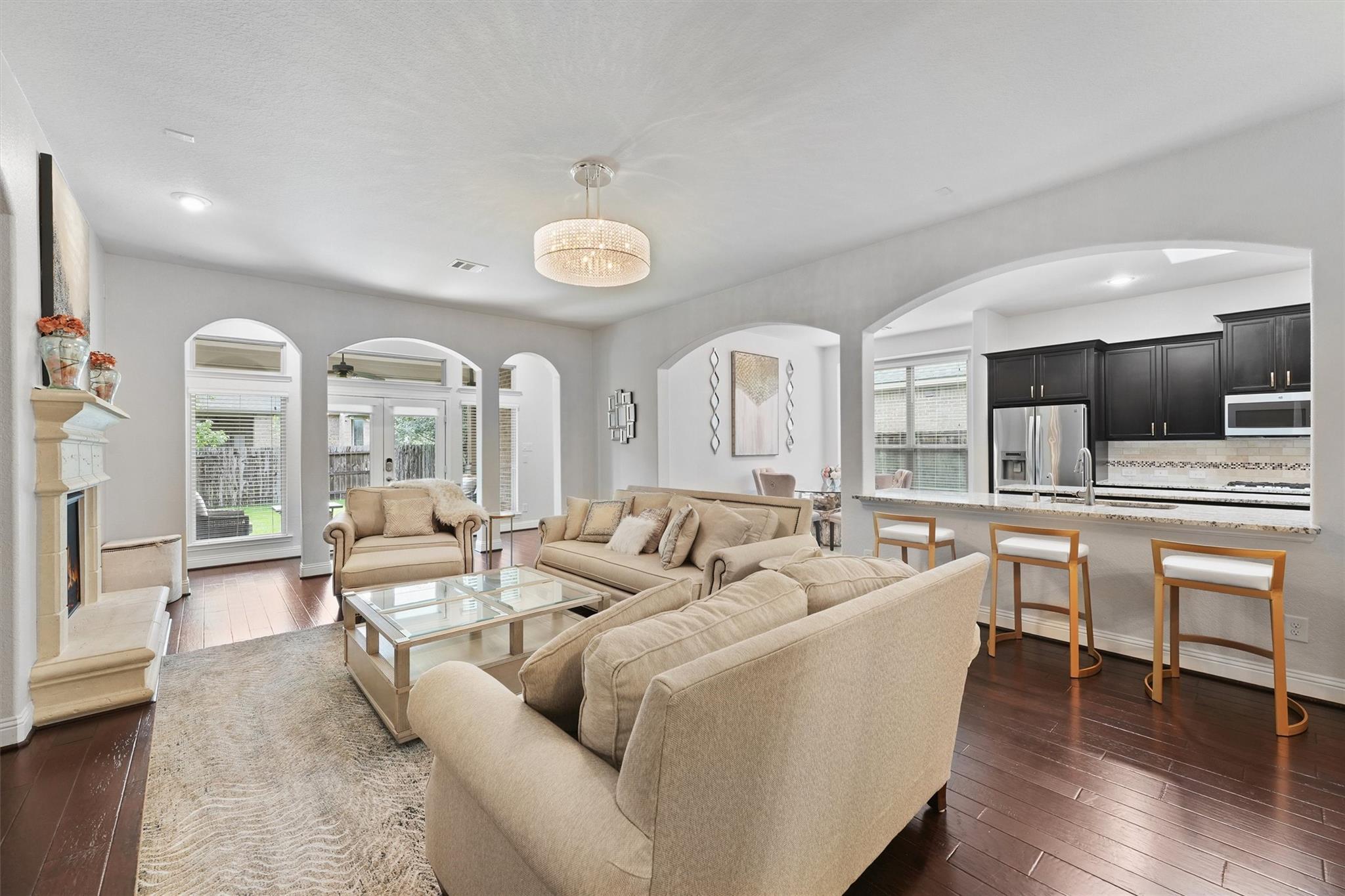 6 Inland Prairie Dr, Tomball, TX 77375 photo