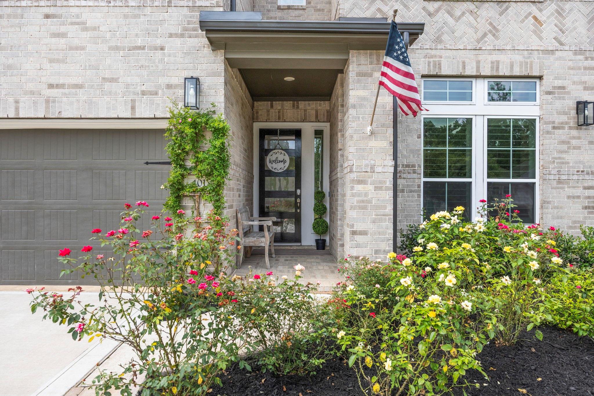 401 Coppice Creek Ln, Montgomery, TX 77316 photo