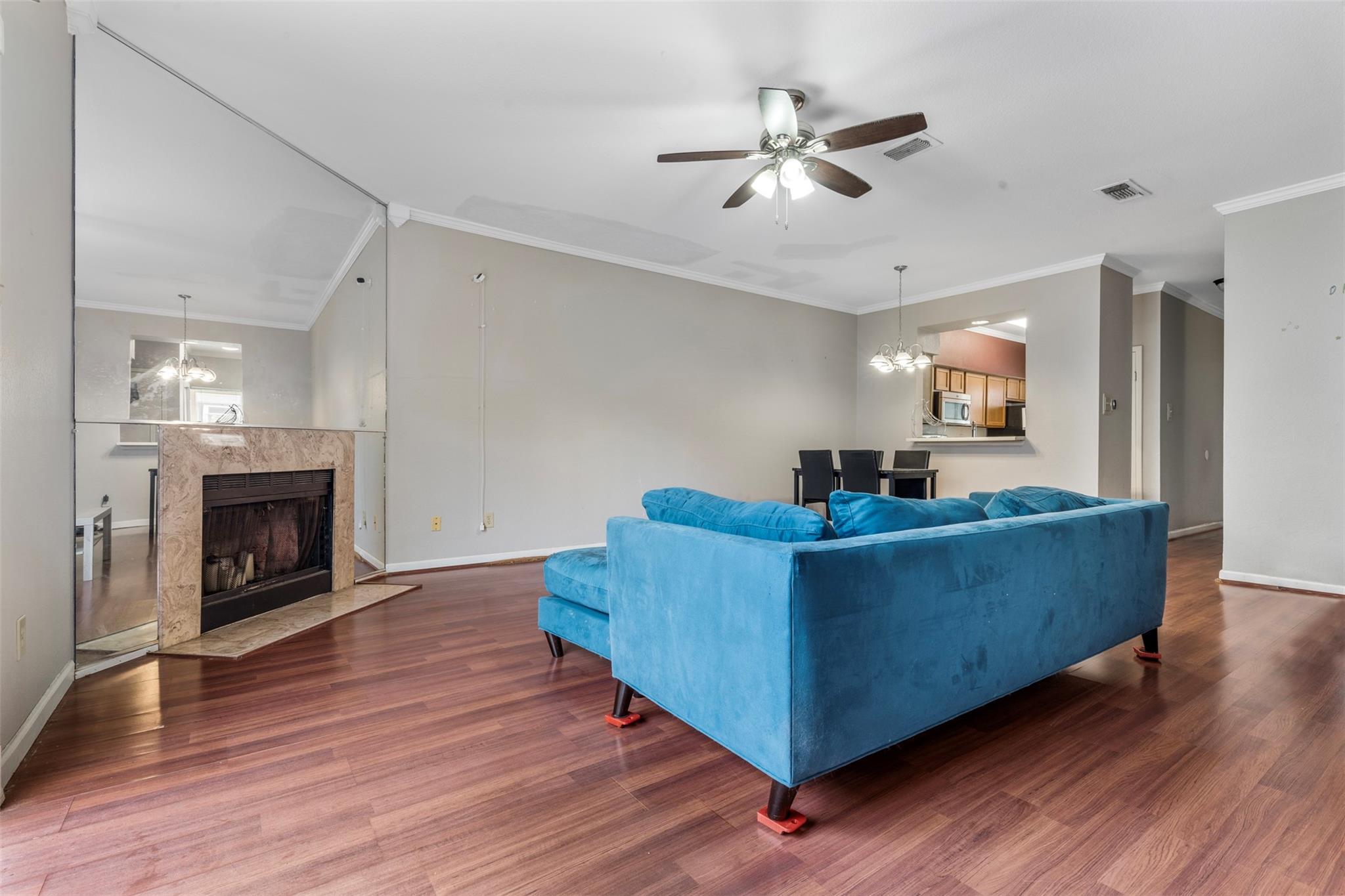 7617 Cambridge St, Houston, TX 77054