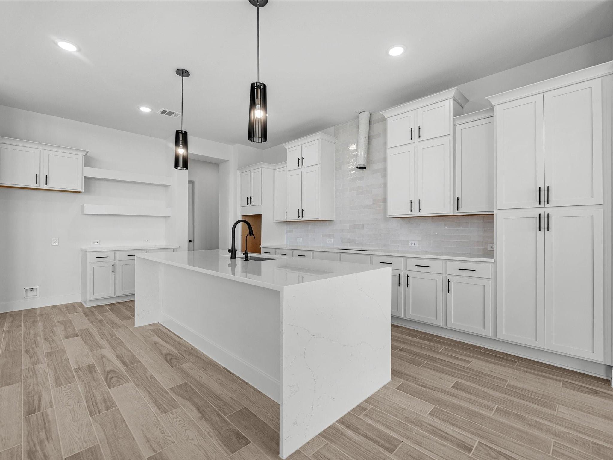8914 Colonnade Way, Manvel, TX 77578 photo
