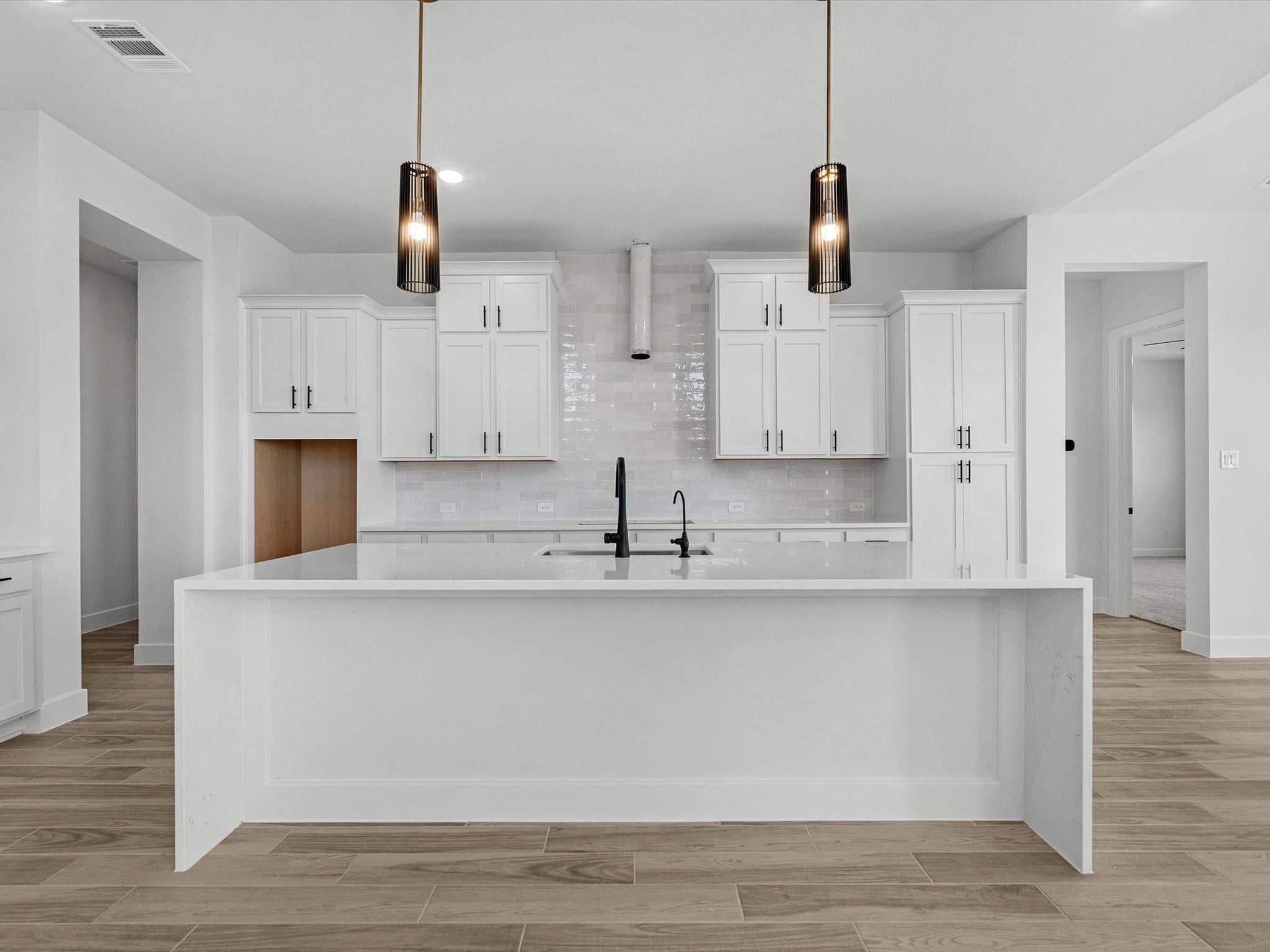 8914 Colonnade Way, Manvel, TX 77578 photo